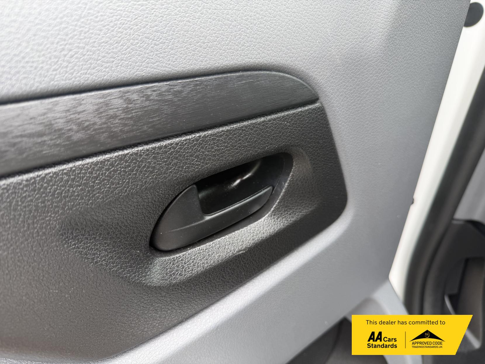 2020 Vauxhall Vivaro 1.5 Turbo D 2900 Sportive Panel Van 5dr Diesel Manual L2 H1 Euro 6 (s/s) (100 ps) - Thumbnail 29