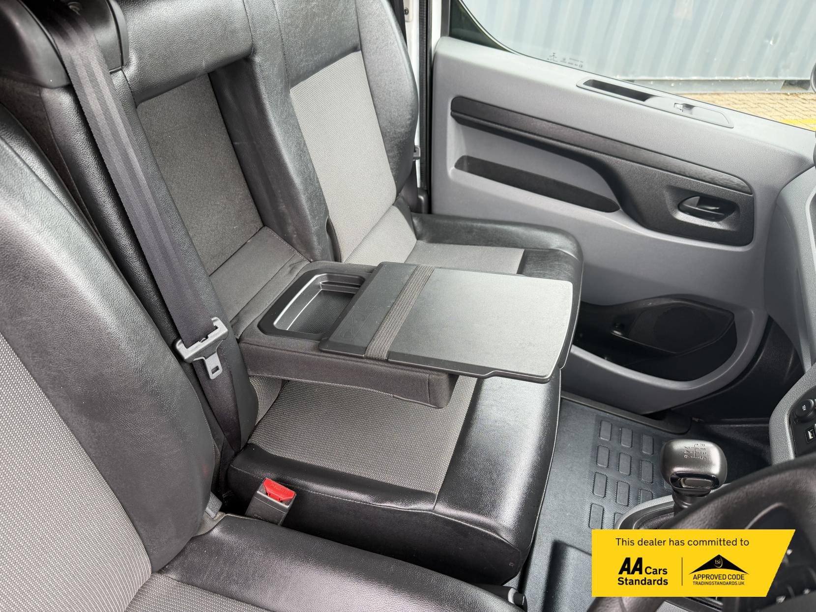 2020 Vauxhall Vivaro 1.5 Turbo D 2900 Sportive Panel Van 5dr Diesel Manual L2 H1 Euro 6 (s/s) (100 ps) - Thumbnail 12