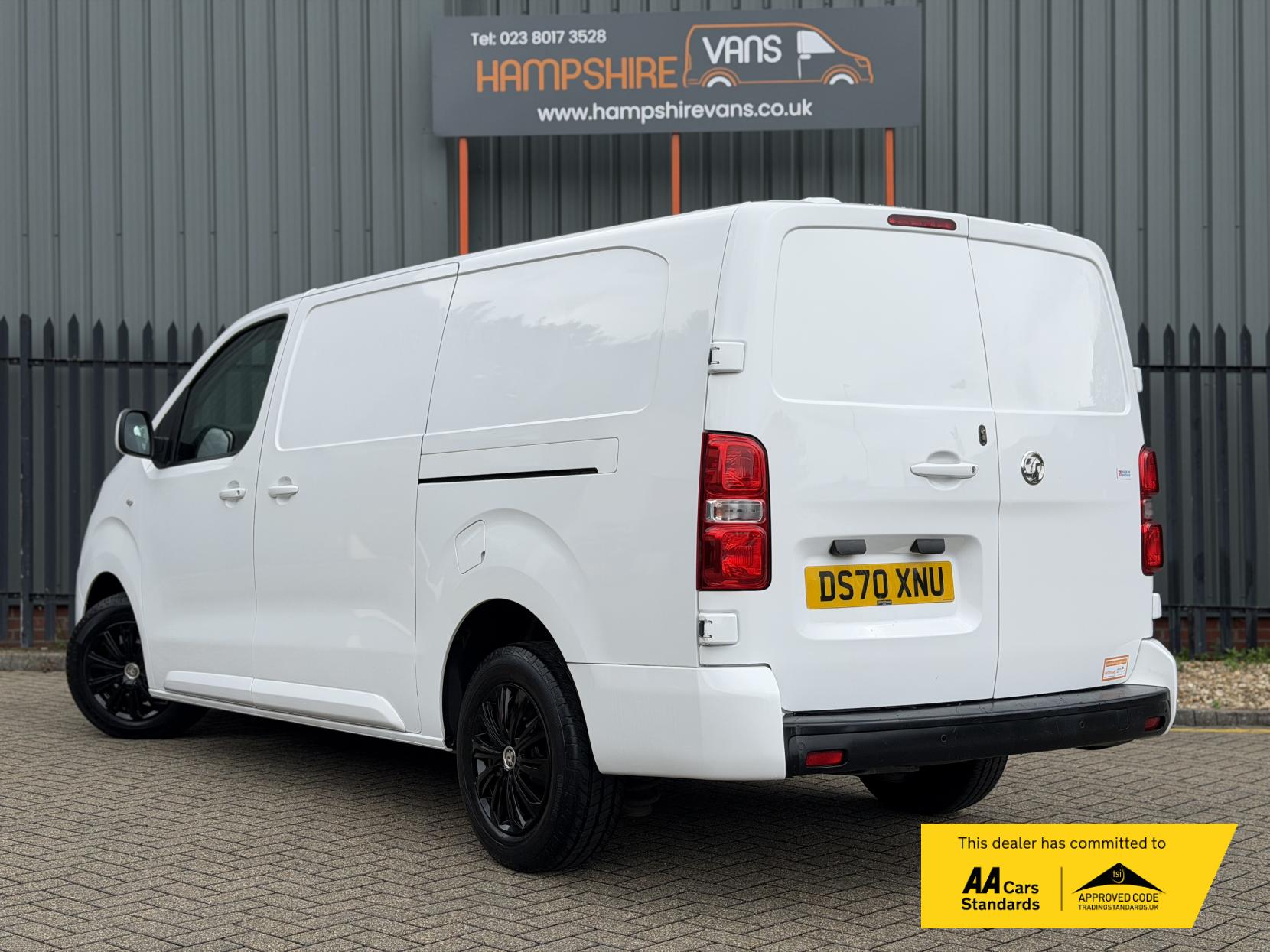 2020 Vauxhall Vivaro 1.5 Turbo D 2900 Sportive Panel Van 5dr Diesel Manual L2 H1 Euro 6 (s/s) (100 ps) - Thumbnail 4
