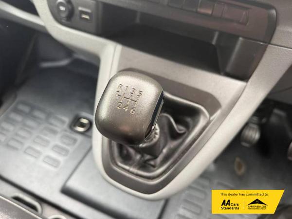 2020 Vauxhall Vivaro 1.5 Turbo D 2900 Sportive Panel Van 5dr Diesel Manual L2 H1 Euro 6 (s/s) (100 ps) - Thumbnail 48