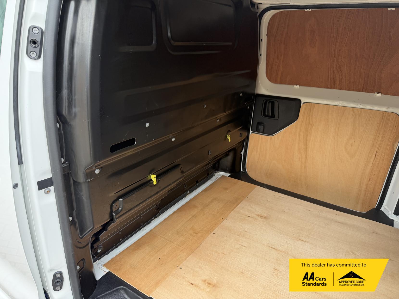 2020 Vauxhall Vivaro 1.5 Turbo D 2900 Sportive Panel Van 5dr Diesel Manual L2 H1 Euro 6 (s/s) (100 ps) - Thumbnail 24