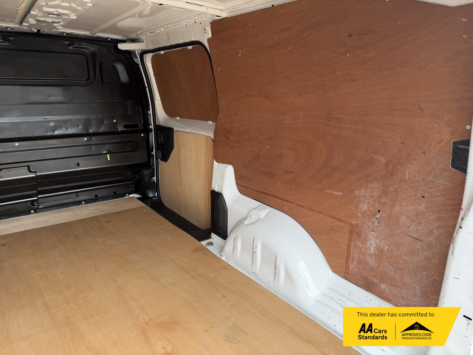 2020 Vauxhall Vivaro 1.5 Turbo D 2900 Sportive Panel Van 5dr Diesel Manual L2 H1 Euro 6 (s/s) (100 ps) - Thumbnail 23