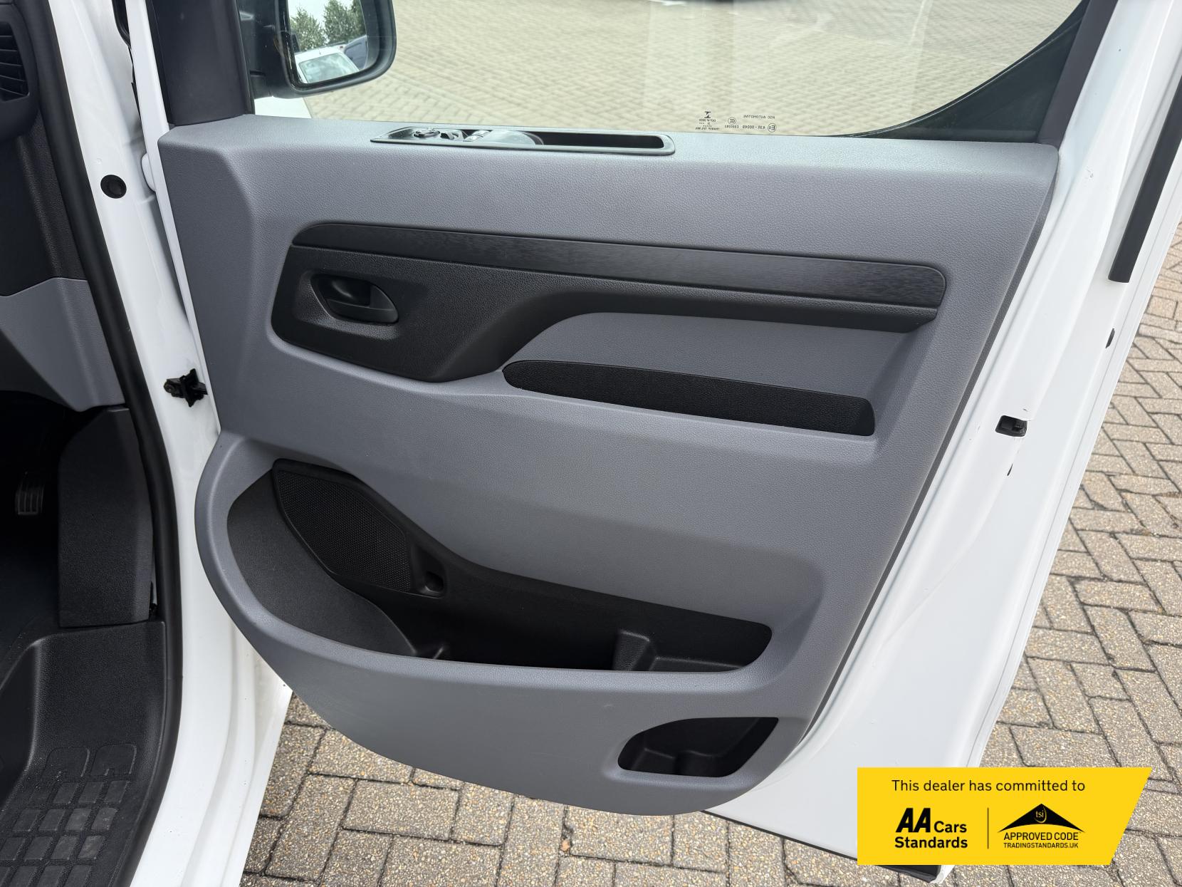 2020 Vauxhall Vivaro 1.5 Turbo D 2900 Sportive Panel Van 5dr Diesel Manual L2 H1 Euro 6 (s/s) (100 ps) - Thumbnail 52