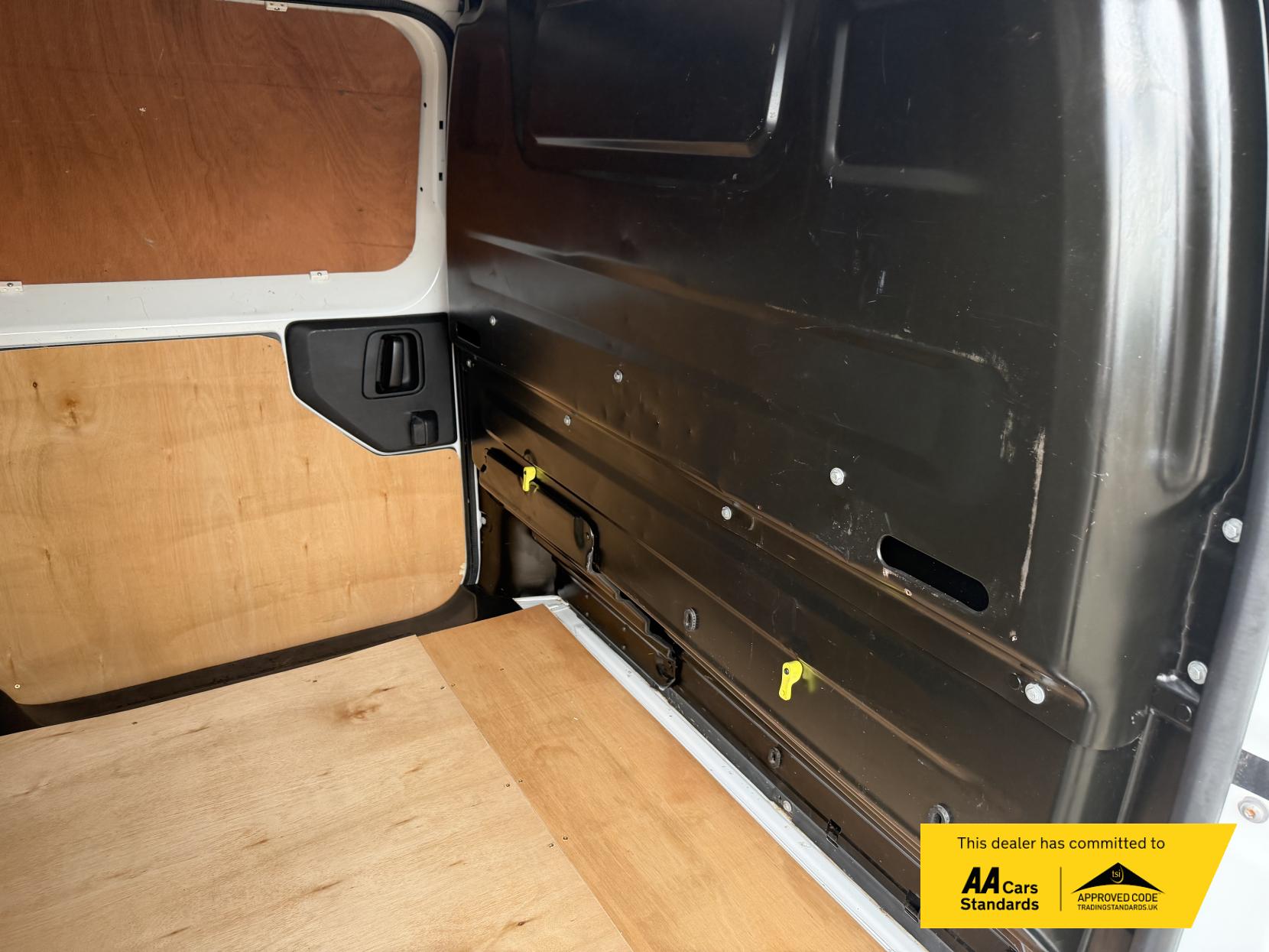 2020 Vauxhall Vivaro 1.5 Turbo D 2900 Sportive Panel Van 5dr Diesel Manual L2 H1 Euro 6 (s/s) (100 ps) - Thumbnail 26