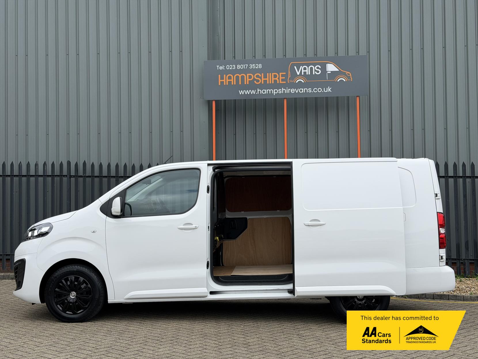 2020 Vauxhall Vivaro 1.5 Turbo D 2900 Sportive Panel Van 5dr Diesel Manual L2 H1 Euro 6 (s/s) (100 ps) - Thumbnail 8