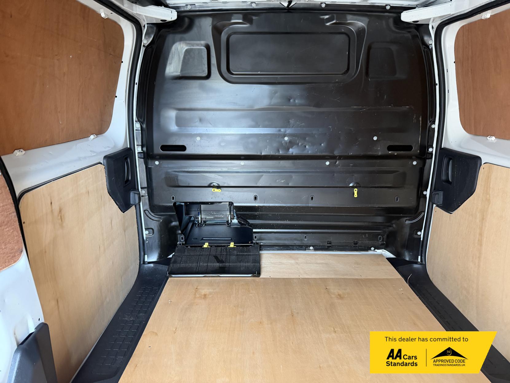 2020 Vauxhall Vivaro 1.5 Turbo D 2900 Sportive Panel Van 5dr Diesel Manual L2 H1 Euro 6 (s/s) (100 ps) - Thumbnail 22
