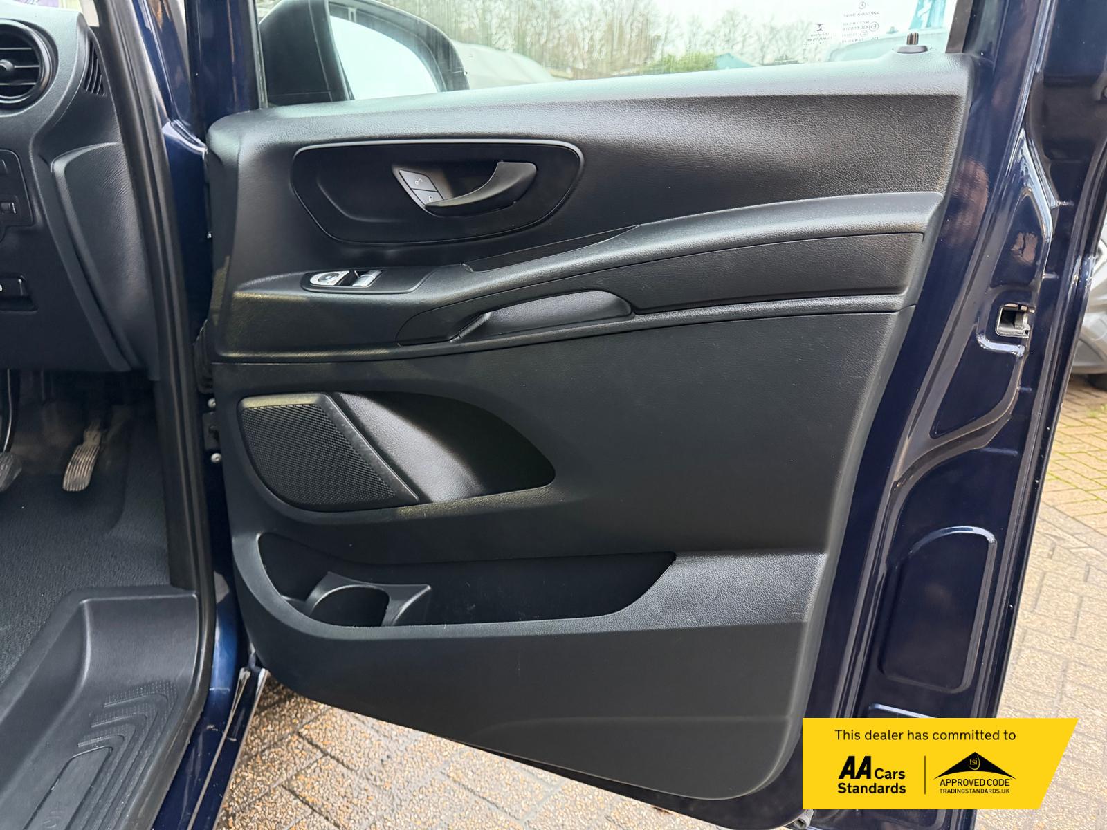 Mercedes-Benz Vito 2.1 114 CDI Premium Panel Van 5dr Diesel Manual RWD L3 Euro 6 (s/s) (136 ps)