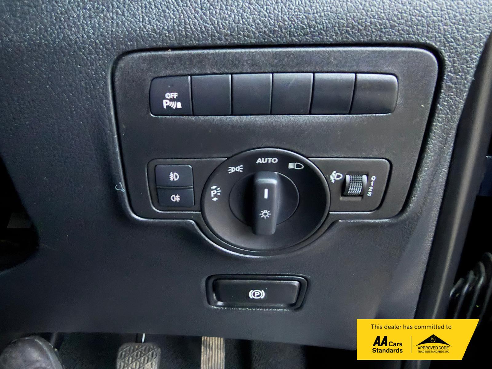 Mercedes-Benz Vito 2.1 114 CDI Premium Panel Van 5dr Diesel Manual RWD L3 Euro 6 (s/s) (136 ps)
