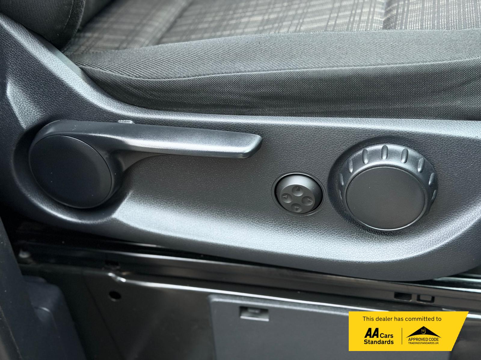 Mercedes-Benz Vito 2.1 114 CDI Premium Panel Van 5dr Diesel Manual RWD L3 Euro 6 (s/s) (136 ps)