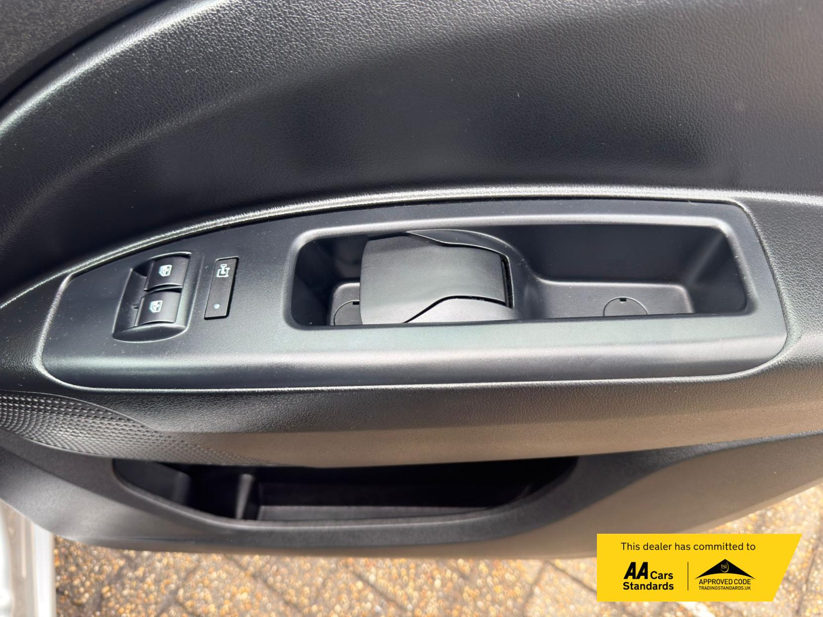 2018 Vauxhall Combo - Thumbnail 40