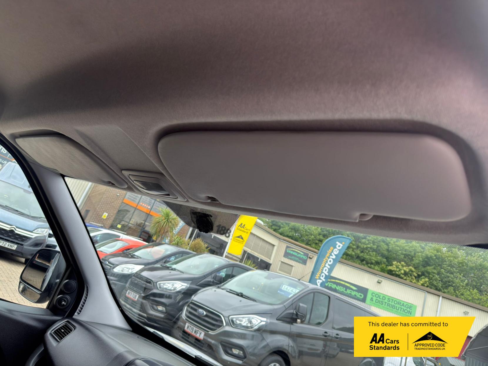 2018 Vauxhall Combo - Thumbnail 36