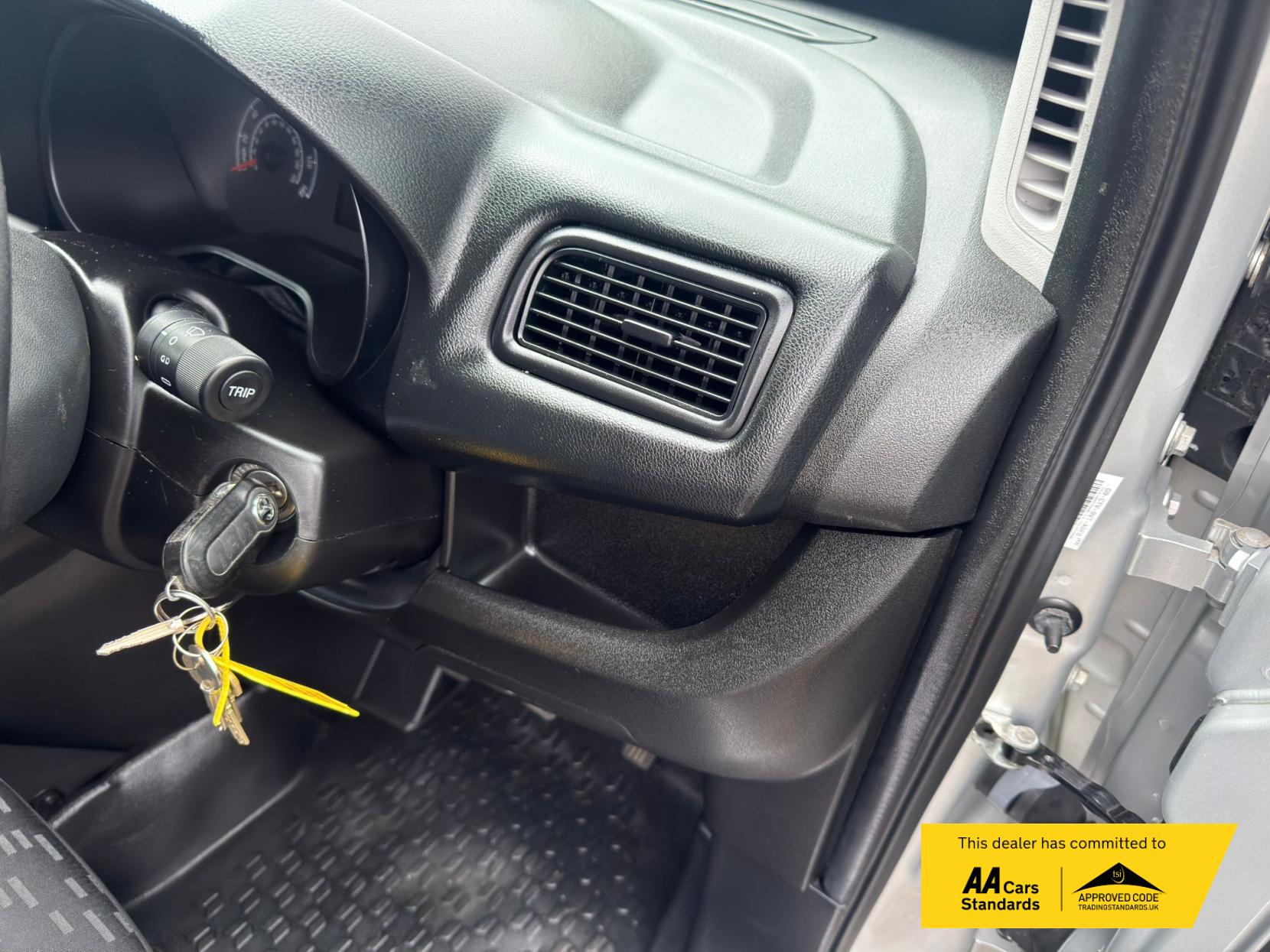 2018 Vauxhall Combo - Thumbnail 15