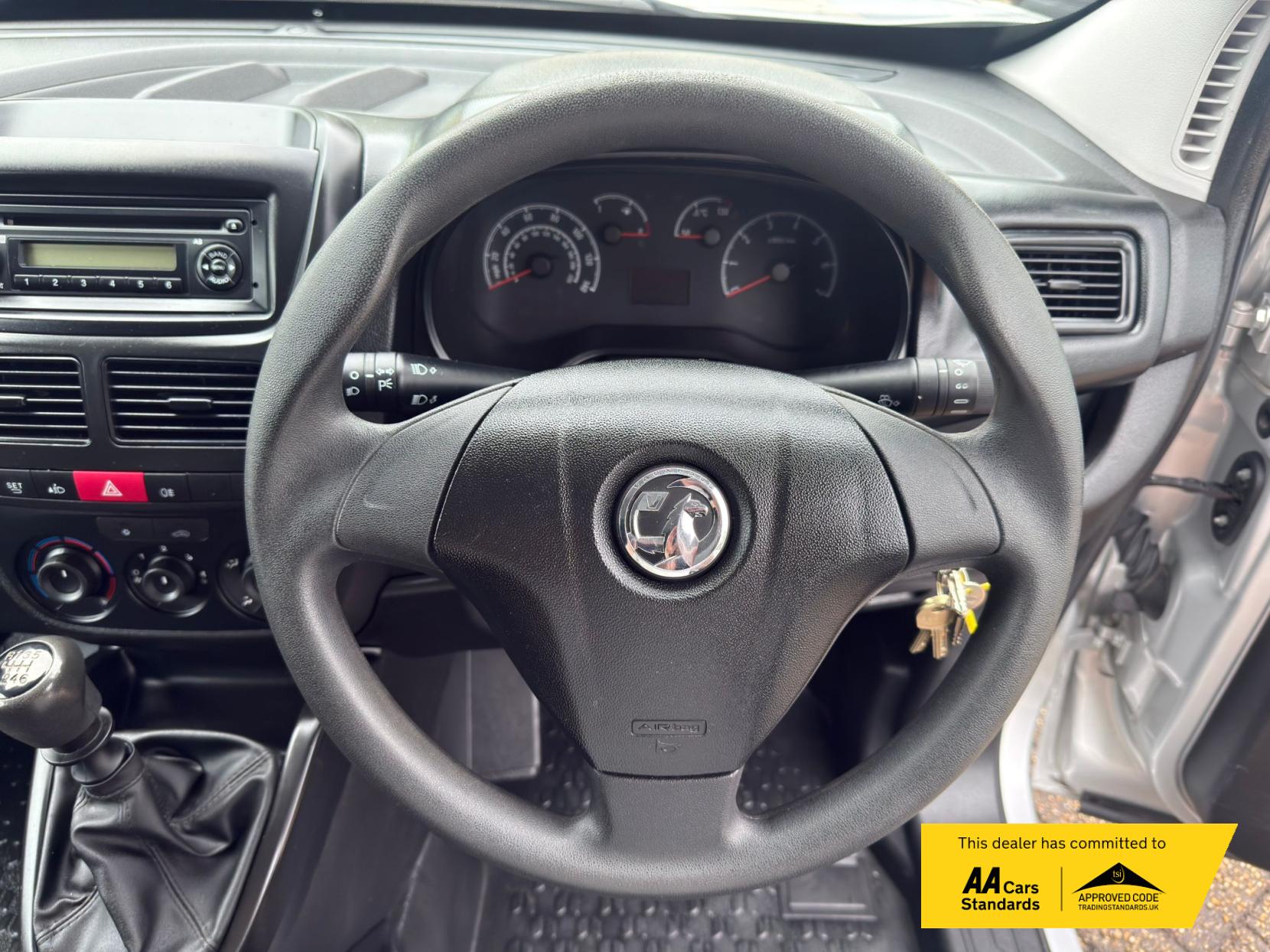 2018 Vauxhall Combo - Thumbnail 33