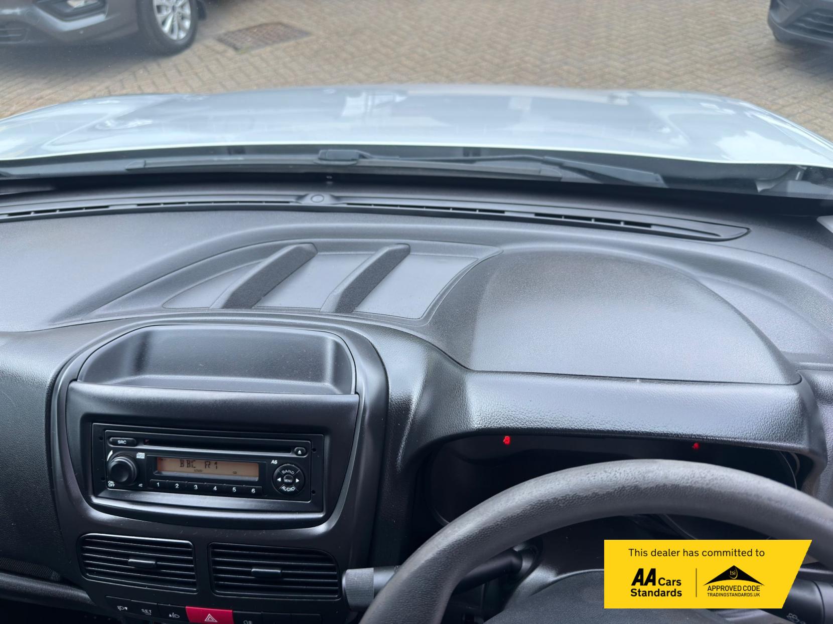 2018 Vauxhall Combo - Thumbnail 20
