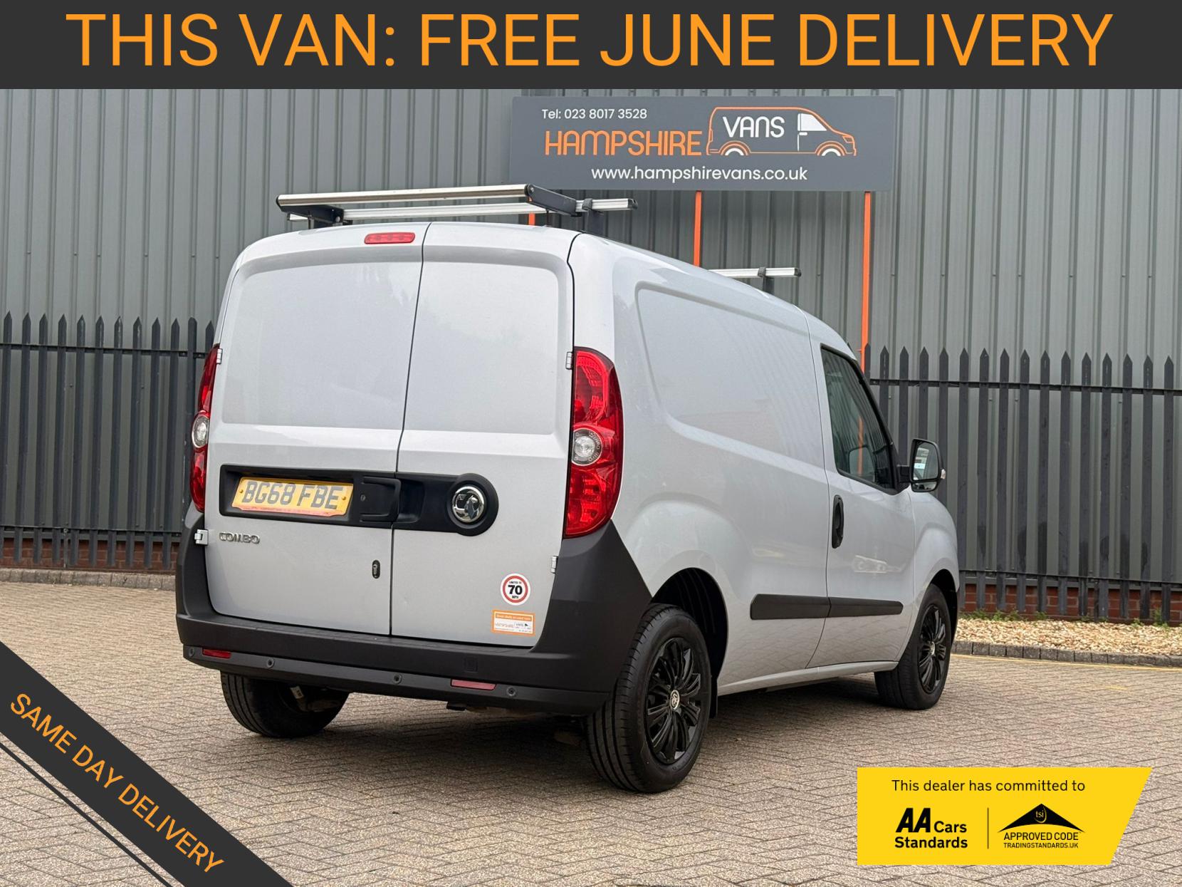 2018 Vauxhall Combo - Thumbnail 2