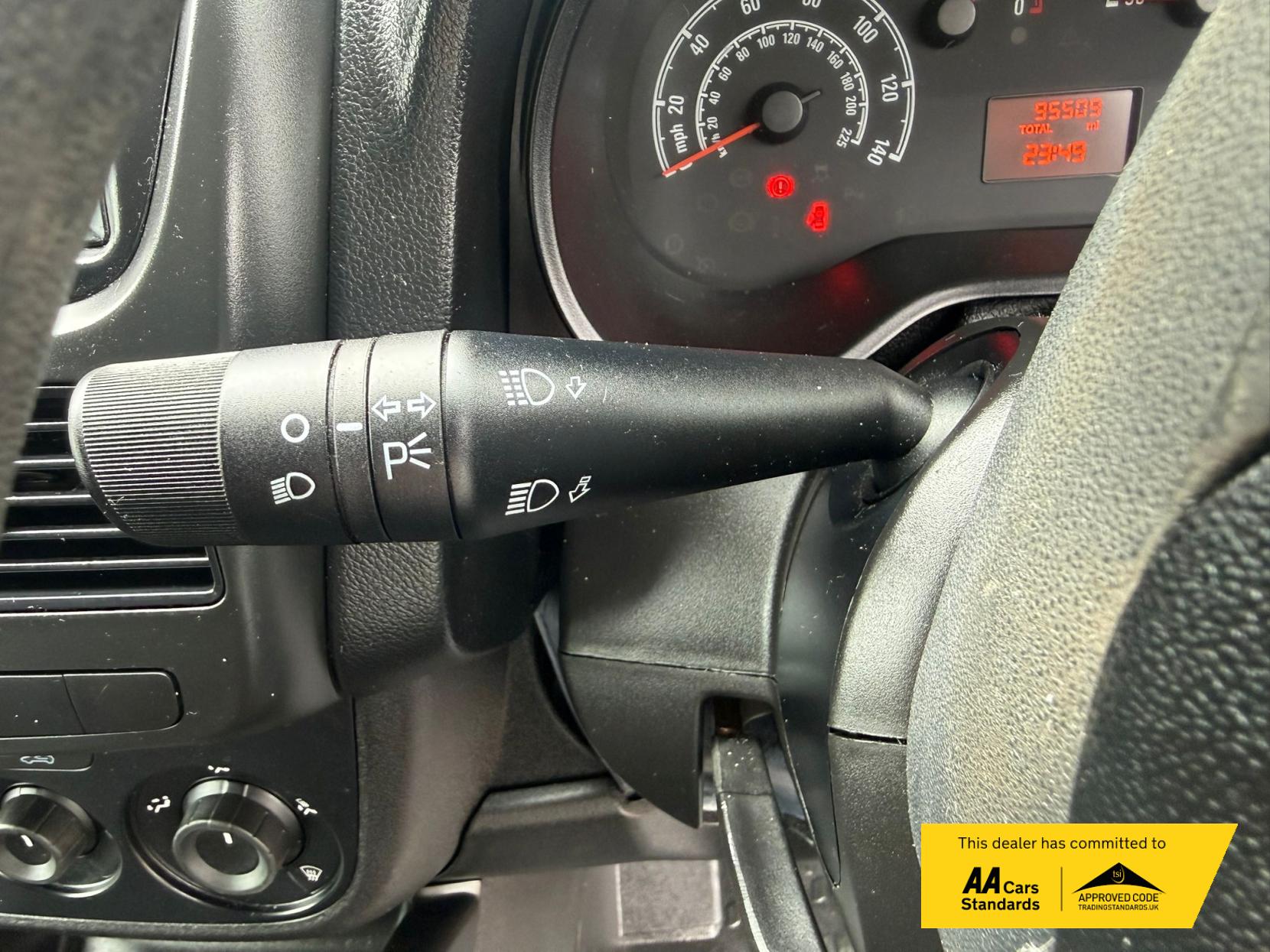 2018 Vauxhall Combo - Thumbnail 17