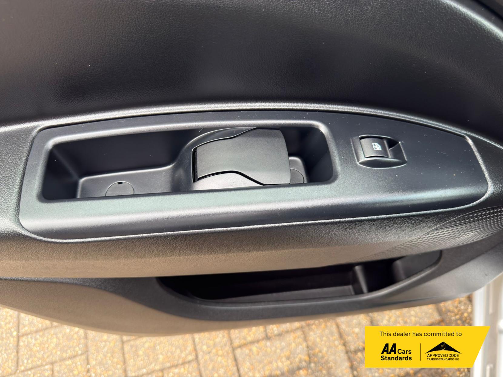 2018 Vauxhall Combo - Thumbnail 30