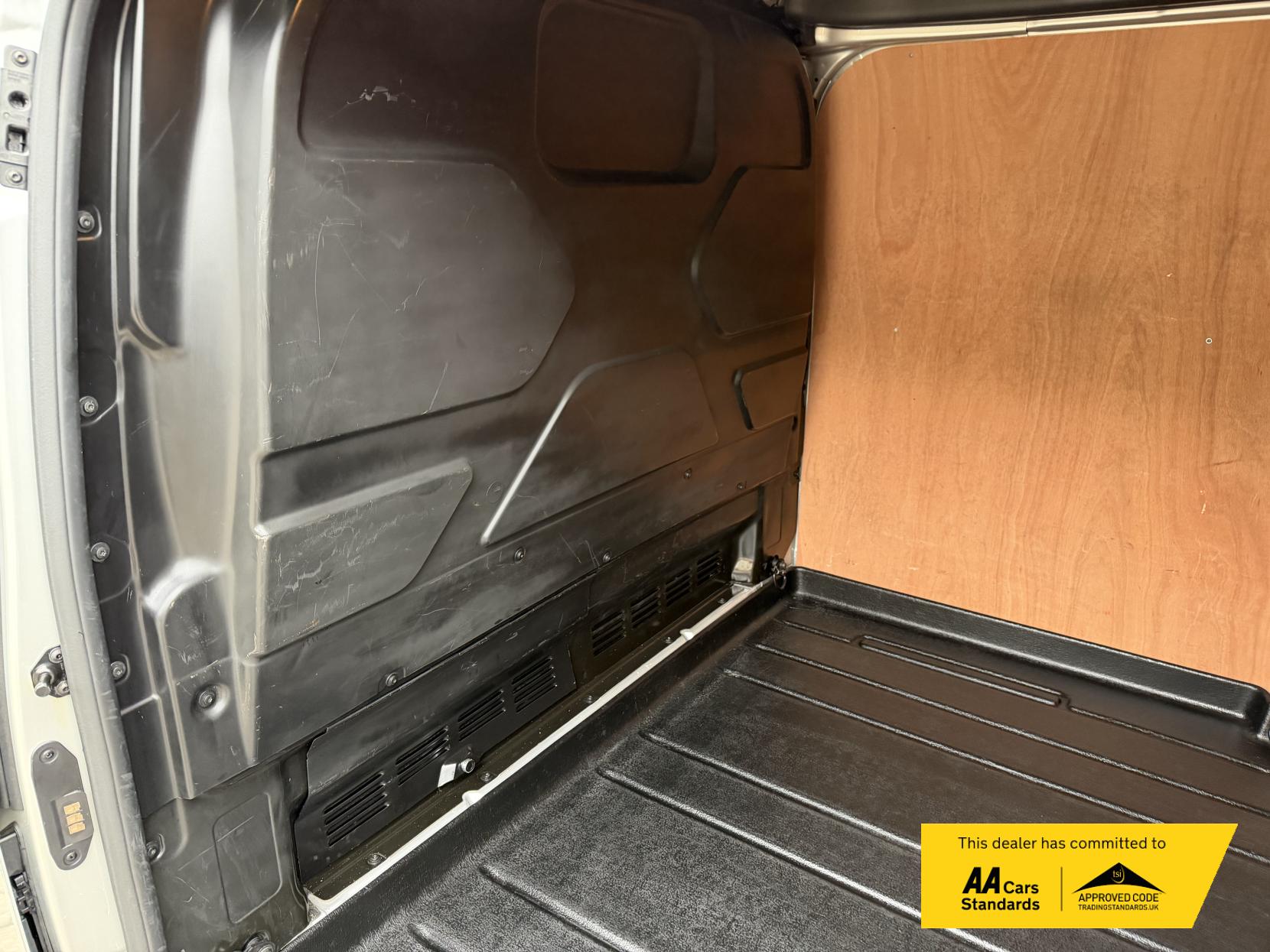 Ford Transit Custom 2.0 TDCi 270 Trend Panel Van 5dr Diesel Manual L1 H1 (157 g/km, 128 bhp)