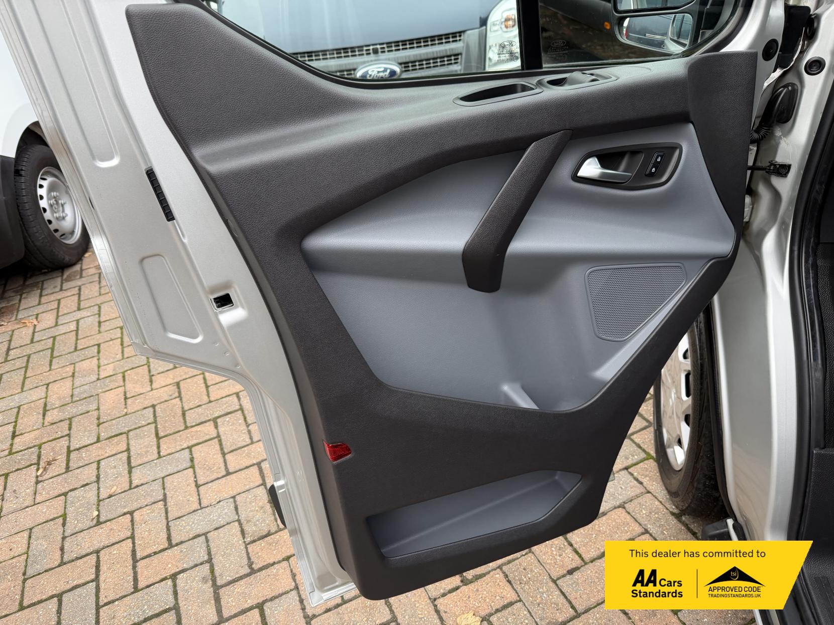 Ford Transit Custom 2.0 TDCi 270 Trend Panel Van 5dr Diesel Manual L1 H1 (157 g/km, 128 bhp)