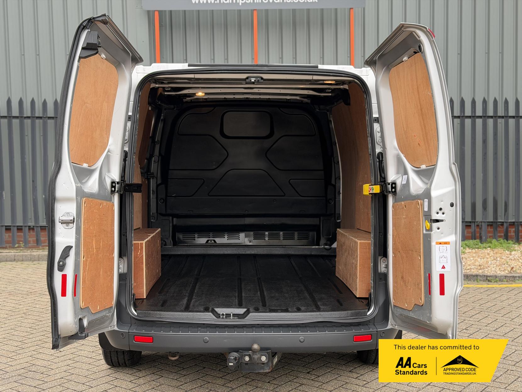 Ford Transit Custom 2.0 TDCi 270 Trend Panel Van 5dr Diesel Manual L1 H1 (157 g/km, 128 bhp)