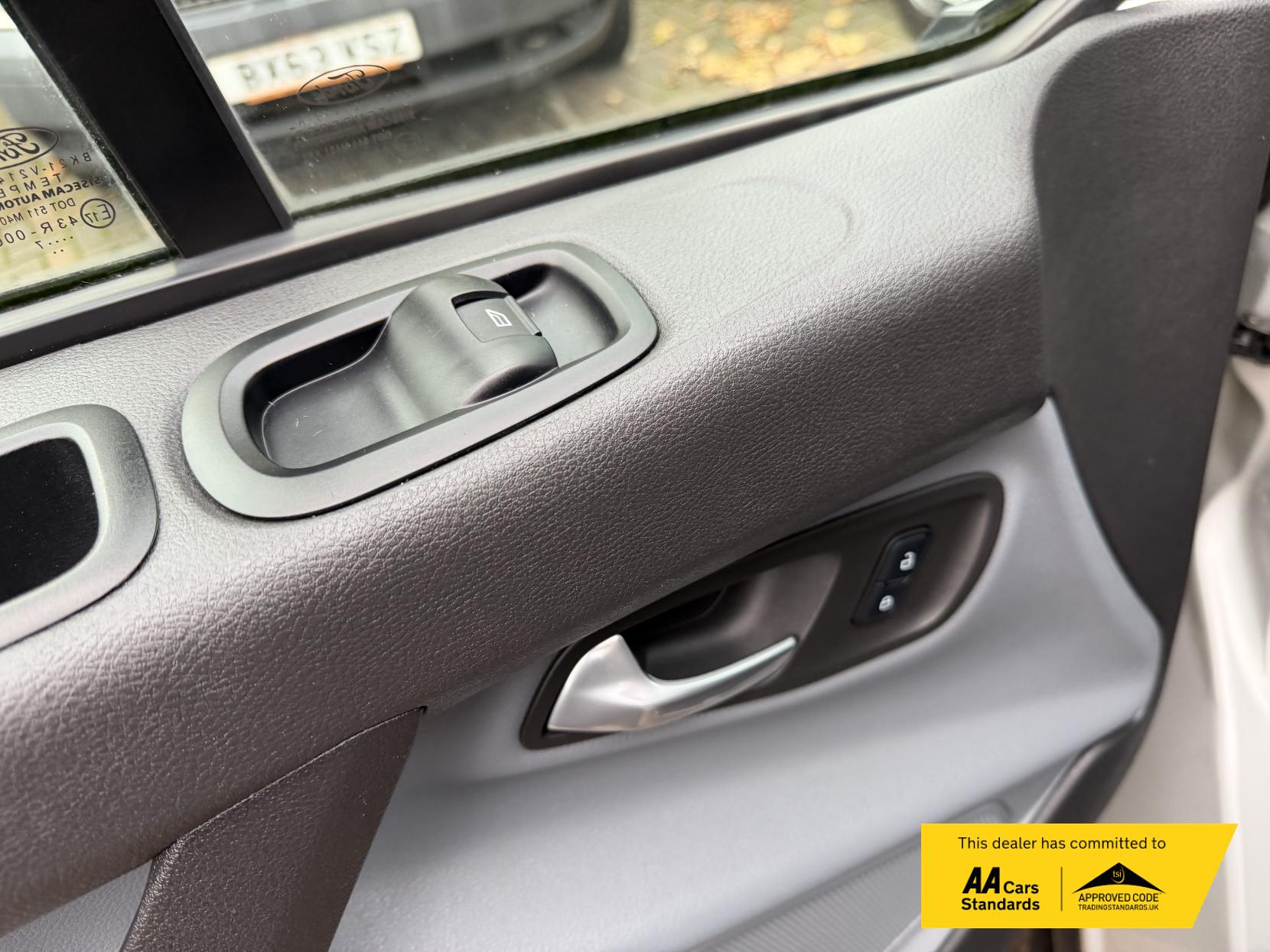 Ford Transit Custom 2.0 TDCi 270 Trend Panel Van 5dr Diesel Manual L1 H1 (157 g/km, 128 bhp)