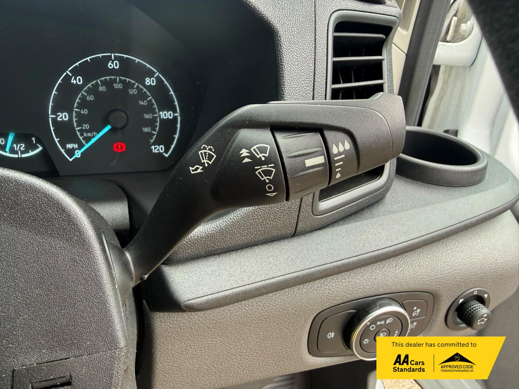 2021 Ford Transit 2.0 350 EcoBlue Leader Luton 3dr Diesel Manual FWD L4 Euro 6 (s/s) (130 ps) - Thumbnail 47