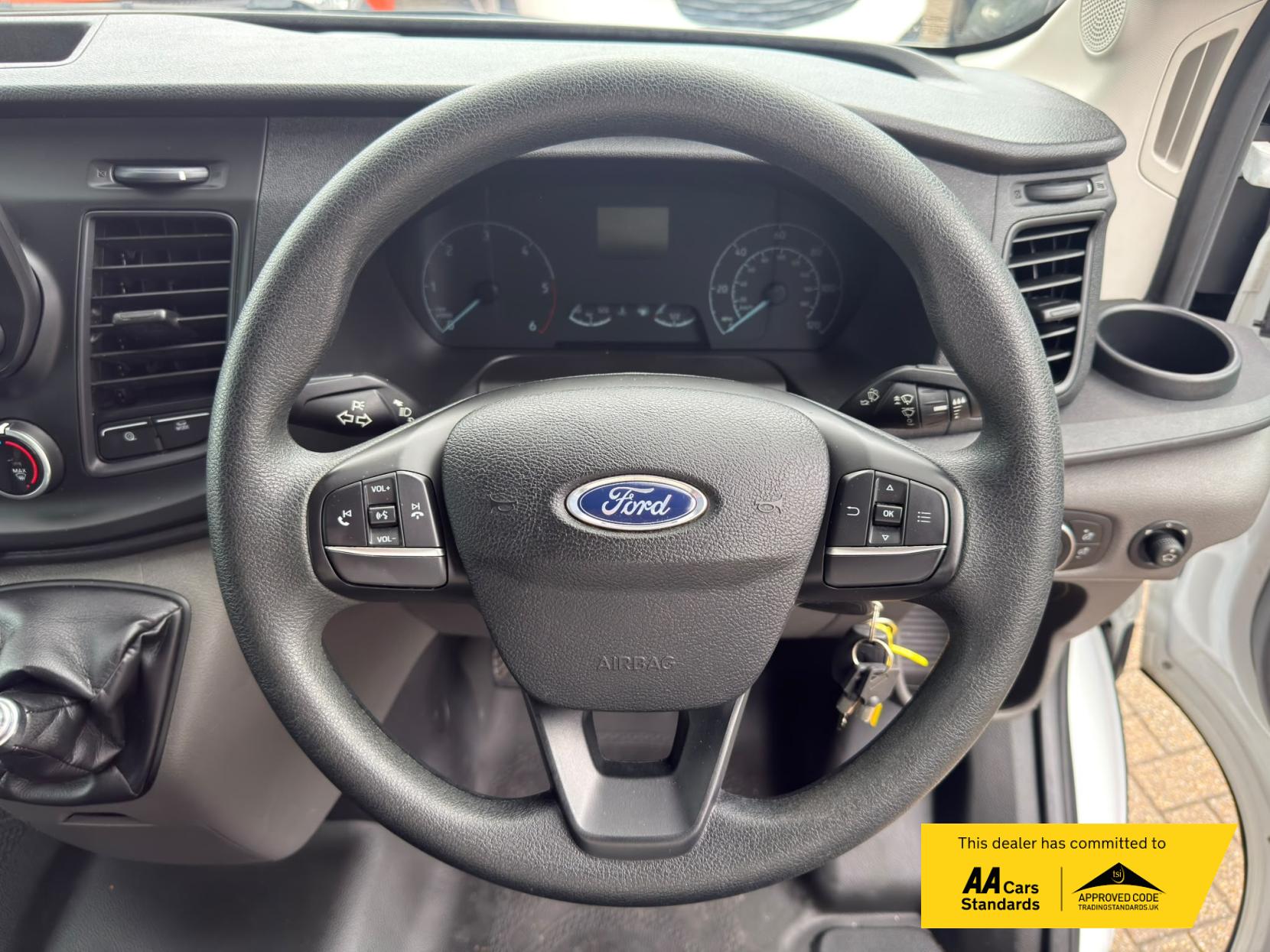 2021 Ford Transit 2.0 350 EcoBlue Leader Luton 3dr Diesel Manual FWD L4 Euro 6 (s/s) (130 ps) - Thumbnail 45