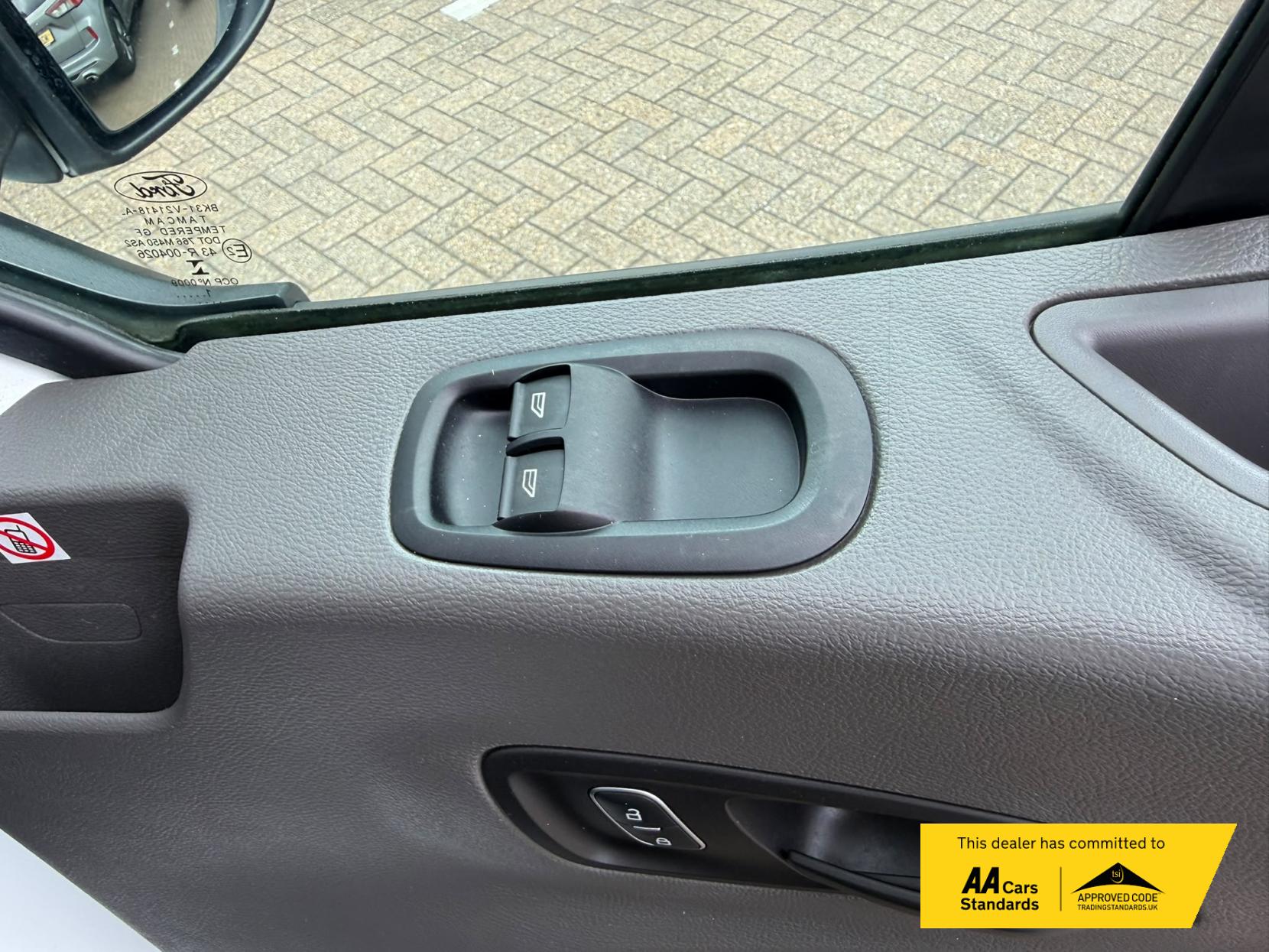 2021 Ford Transit 2.0 350 EcoBlue Leader Luton 3dr Diesel Manual FWD L4 Euro 6 (s/s) (130 ps) - Thumbnail 51