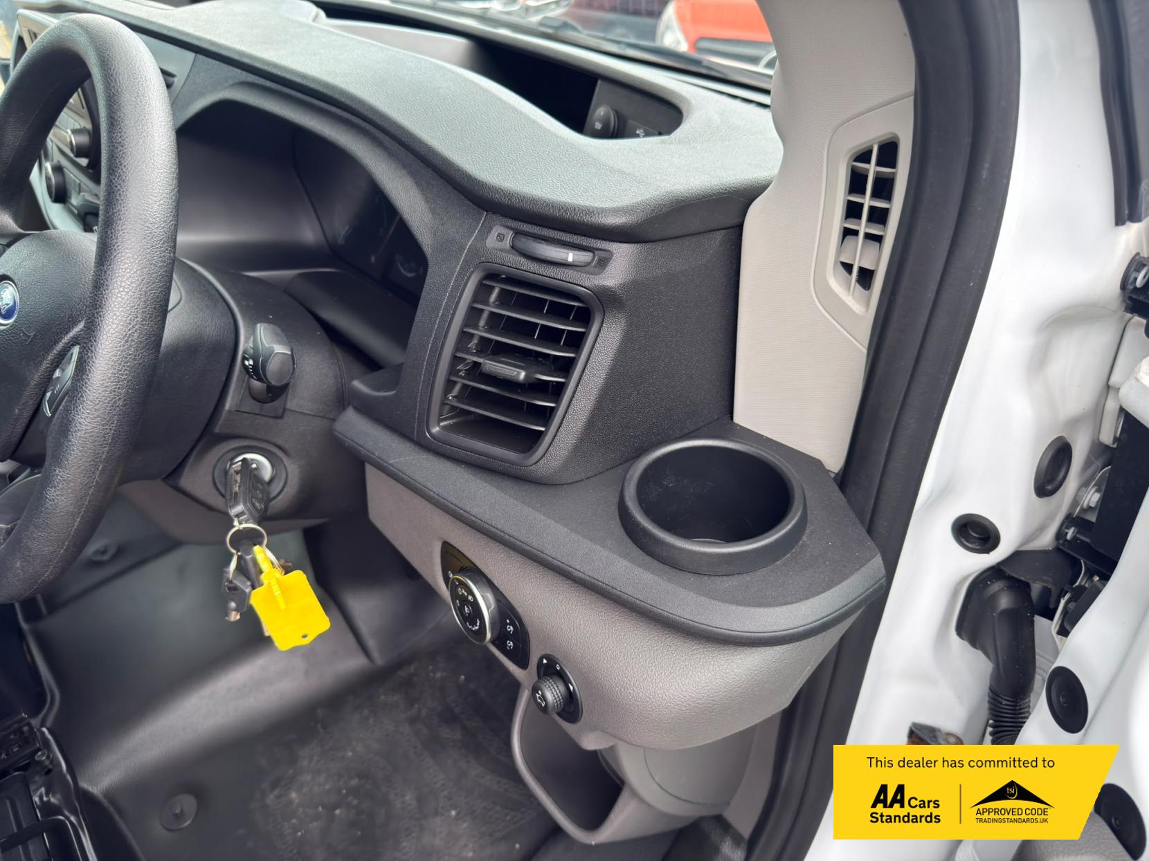 2021 Ford Transit 2.0 350 EcoBlue Leader Luton 3dr Diesel Manual FWD L4 Euro 6 (s/s) (130 ps) - Thumbnail 36