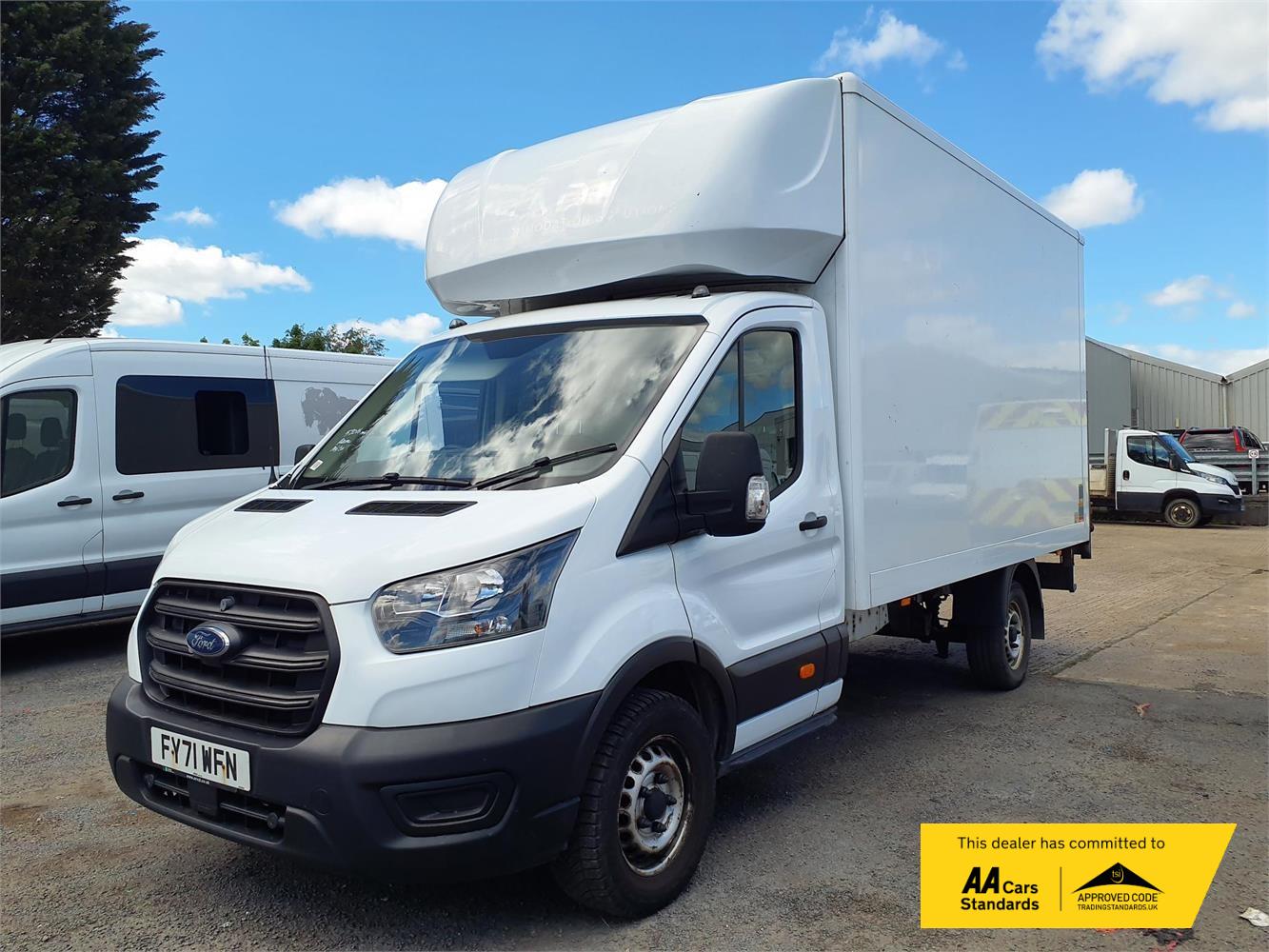 2021 Ford Transit 2.0 350 EcoBlue Leader Luton 3dr Diesel Manual FWD L4 Euro 6 (s/s) (130 ps) - Thumbnail 2