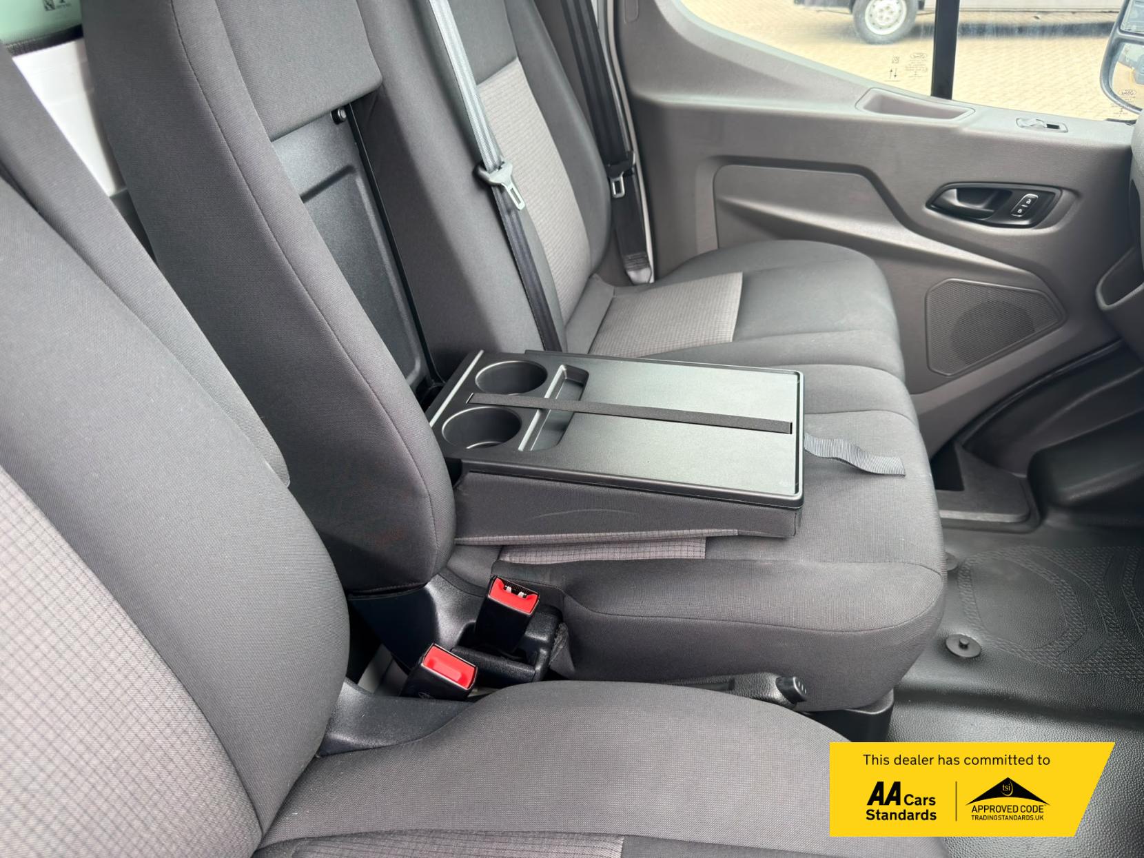 2021 Ford Transit 2.0 350 EcoBlue Leader Luton 3dr Diesel Manual FWD L4 Euro 6 (s/s) (130 ps) - Thumbnail 10