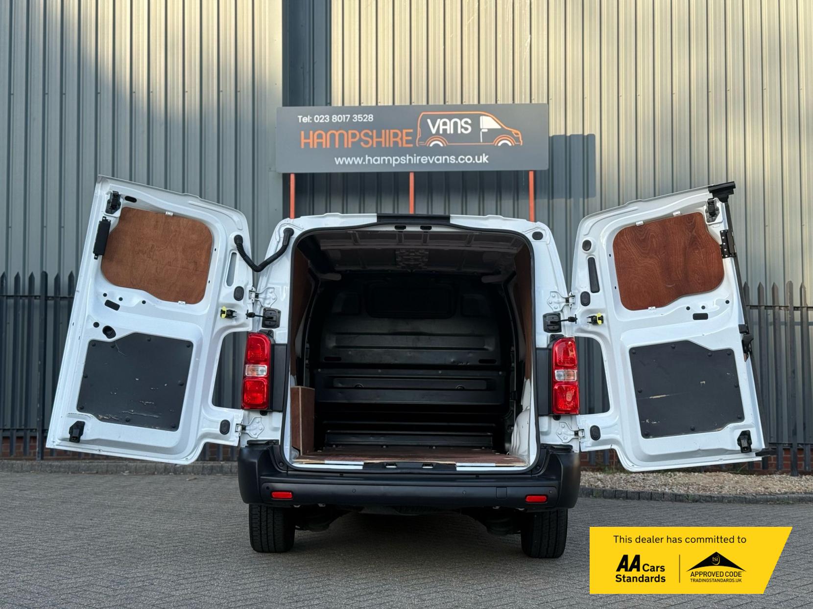 Vauxhall Vivaro 1.5 Turbo D 2900 Dynamic Panel Van 6dr Diesel Manual L2 H1 Euro 6 (s/s) (100 ps)