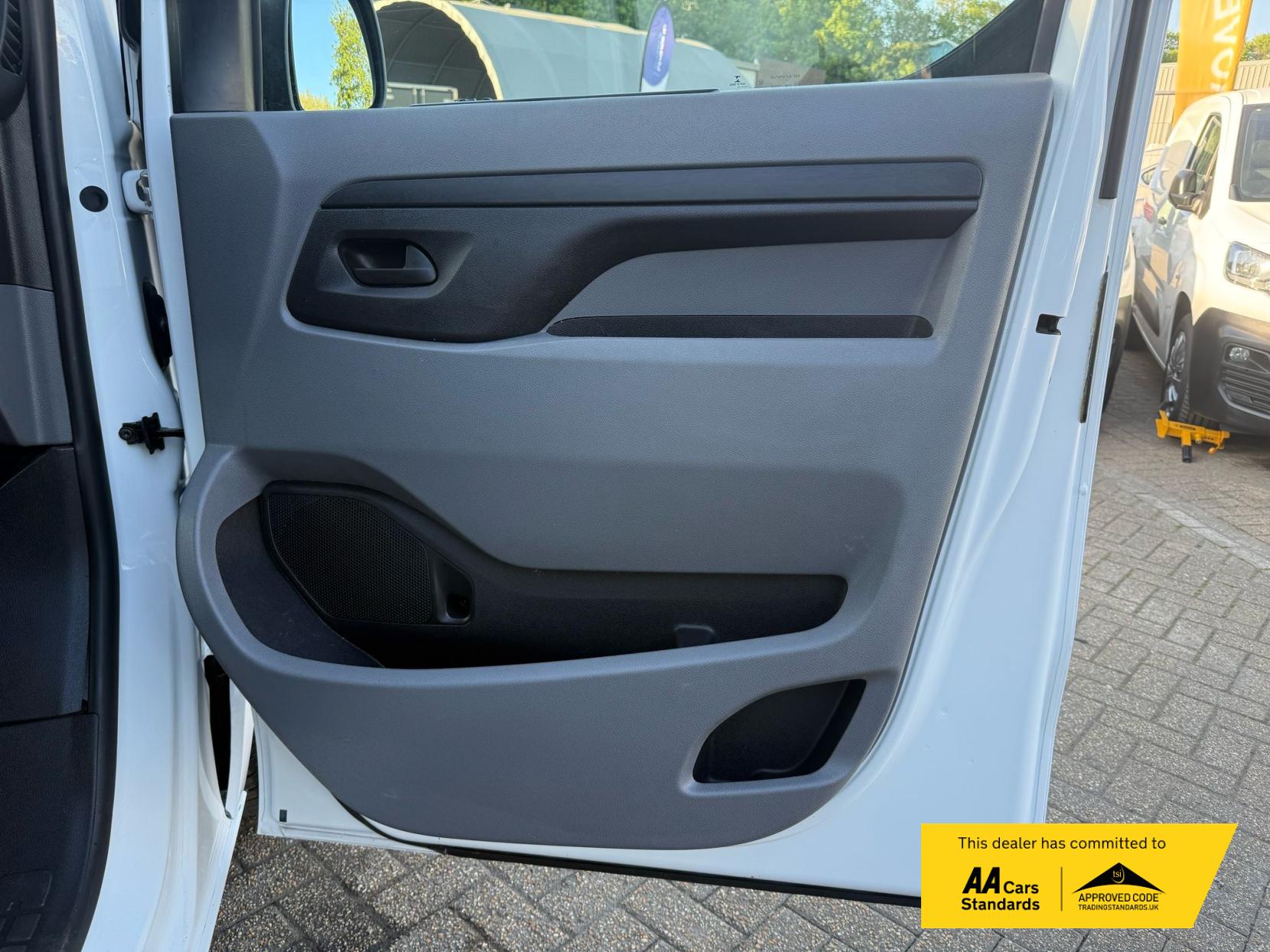 Vauxhall Vivaro 1.5 Turbo D 2900 Dynamic Panel Van 6dr Diesel Manual L2 H1 Euro 6 (s/s) (100 ps)