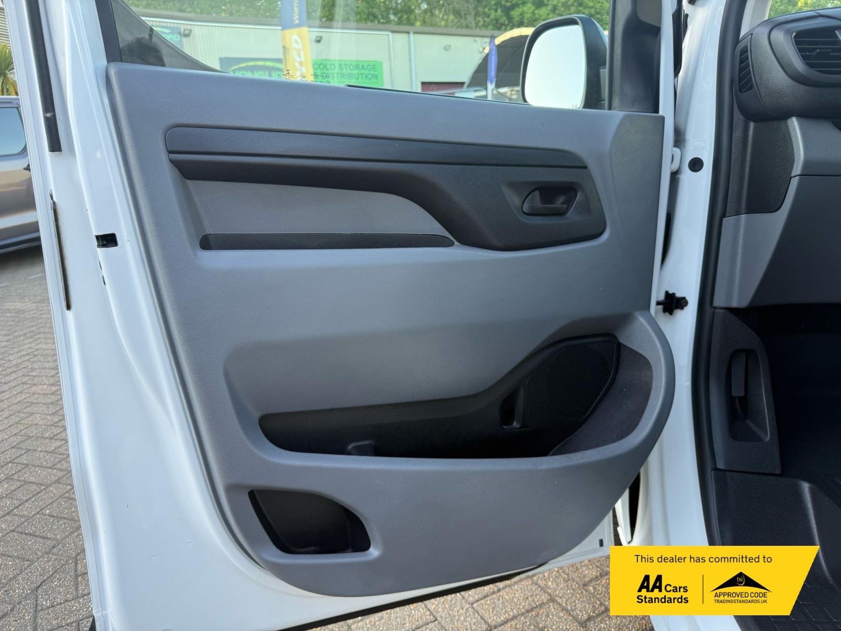 Vauxhall Vivaro 1.5 Turbo D 2900 Dynamic Panel Van 6dr Diesel Manual L2 H1 Euro 6 (s/s) (100 ps)