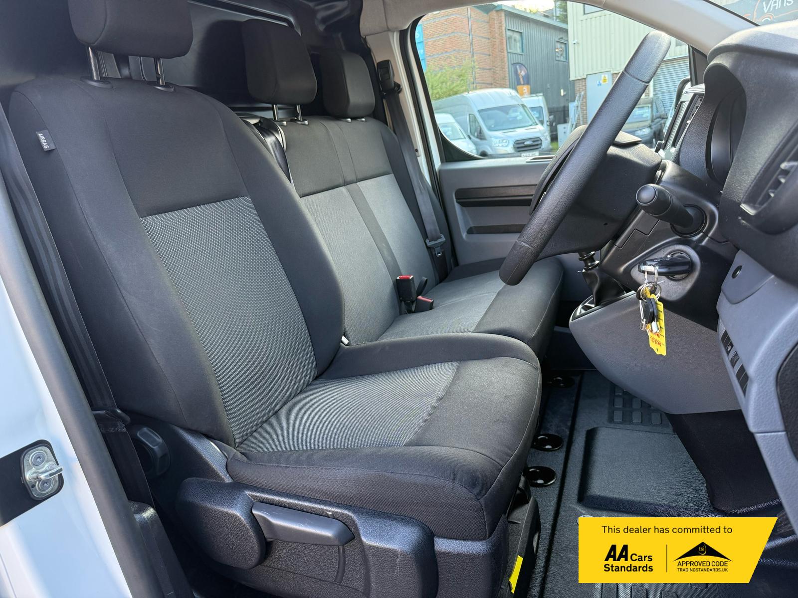 Vauxhall Vivaro 1.5 Turbo D 2900 Dynamic Panel Van 6dr Diesel Manual L2 H1 Euro 6 (s/s) (100 ps)