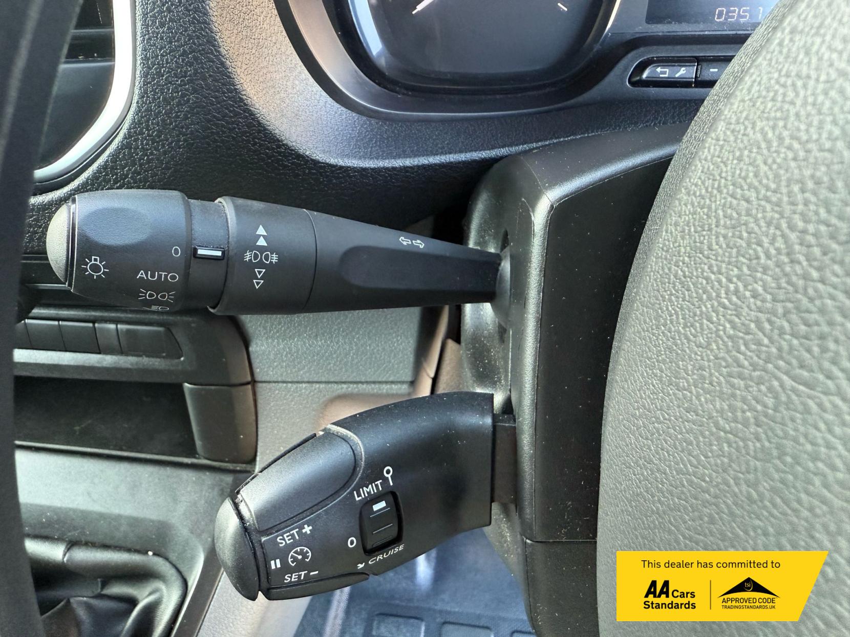 Vauxhall Vivaro 1.5 Turbo D 2900 Dynamic Panel Van 6dr Diesel Manual L2 H1 Euro 6 (s/s) (100 ps)