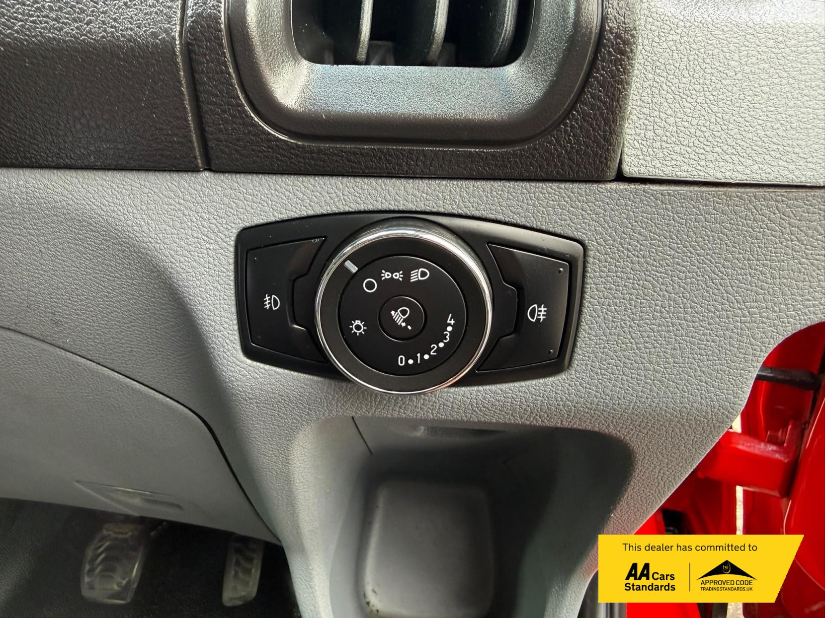 2018 Ford Transit 2.0 350 EcoBlue Panel Van 5dr Diesel Manual RWD L3 H3 Euro 6 (130 ps) - Thumbnail 46