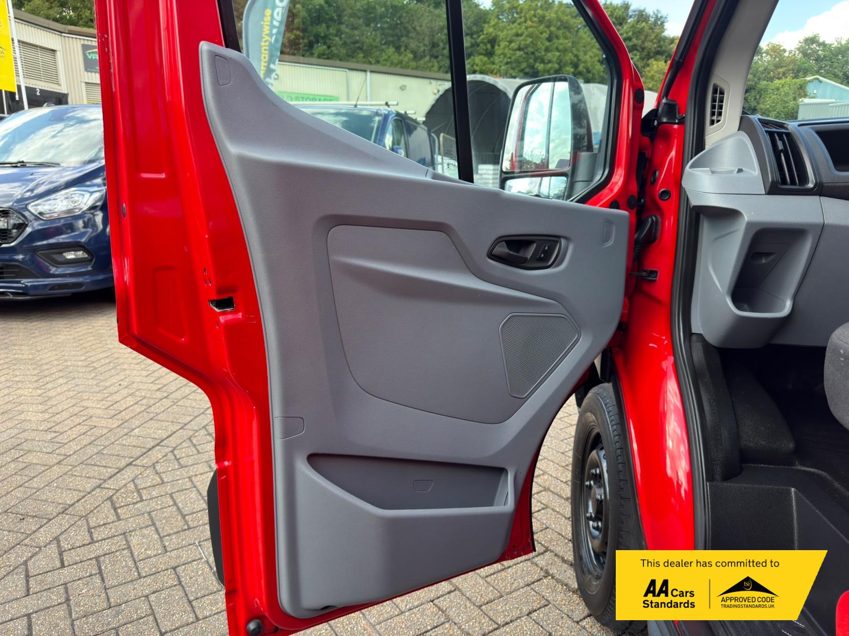 2018 Ford Transit 2.0 350 EcoBlue Panel Van 5dr Diesel Manual RWD L3 H3 Euro 6 (130 ps) - Thumbnail 24