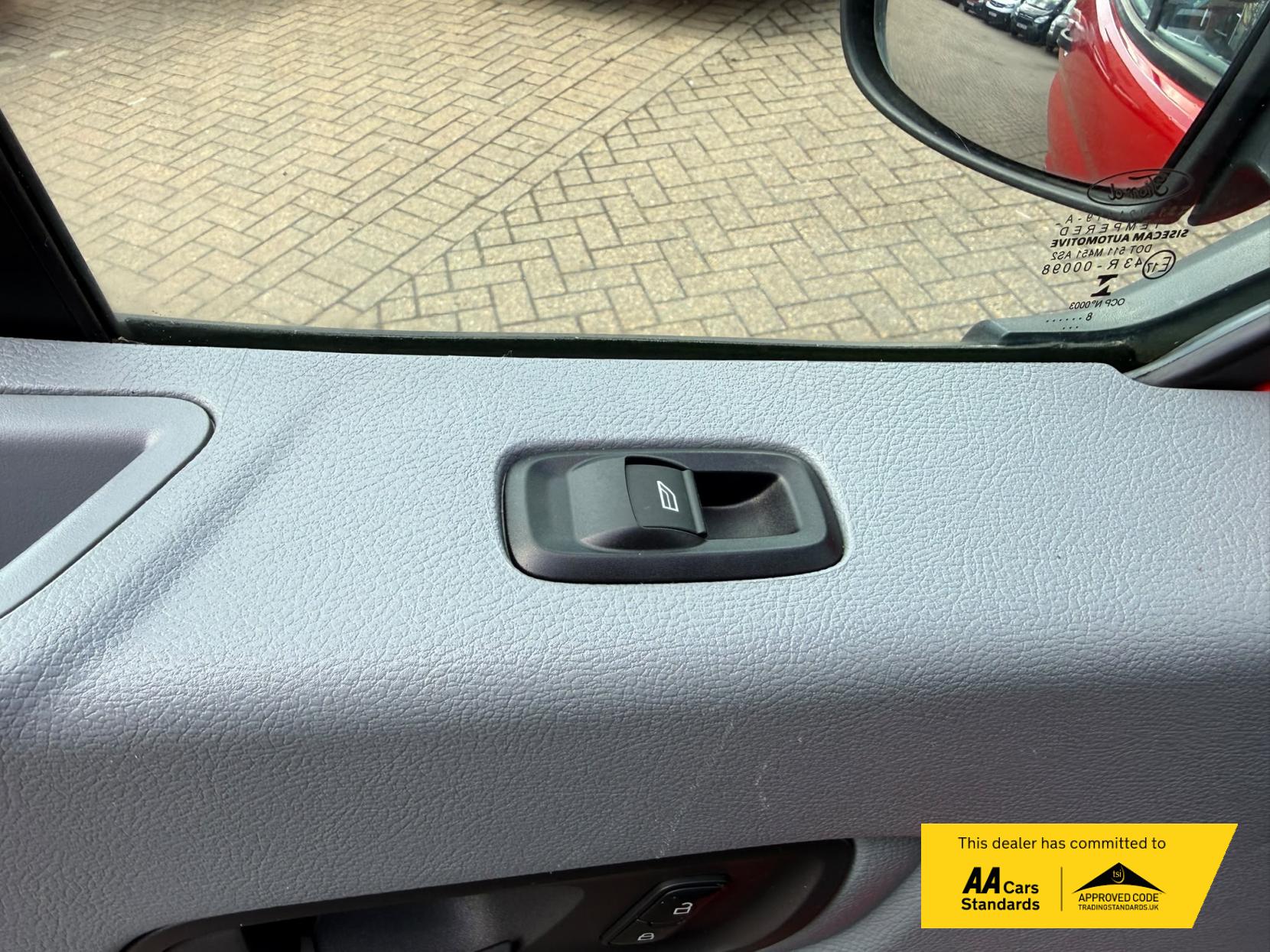 2018 Ford Transit 2.0 350 EcoBlue Panel Van 5dr Diesel Manual RWD L3 H3 Euro 6 (130 ps) - Thumbnail 25