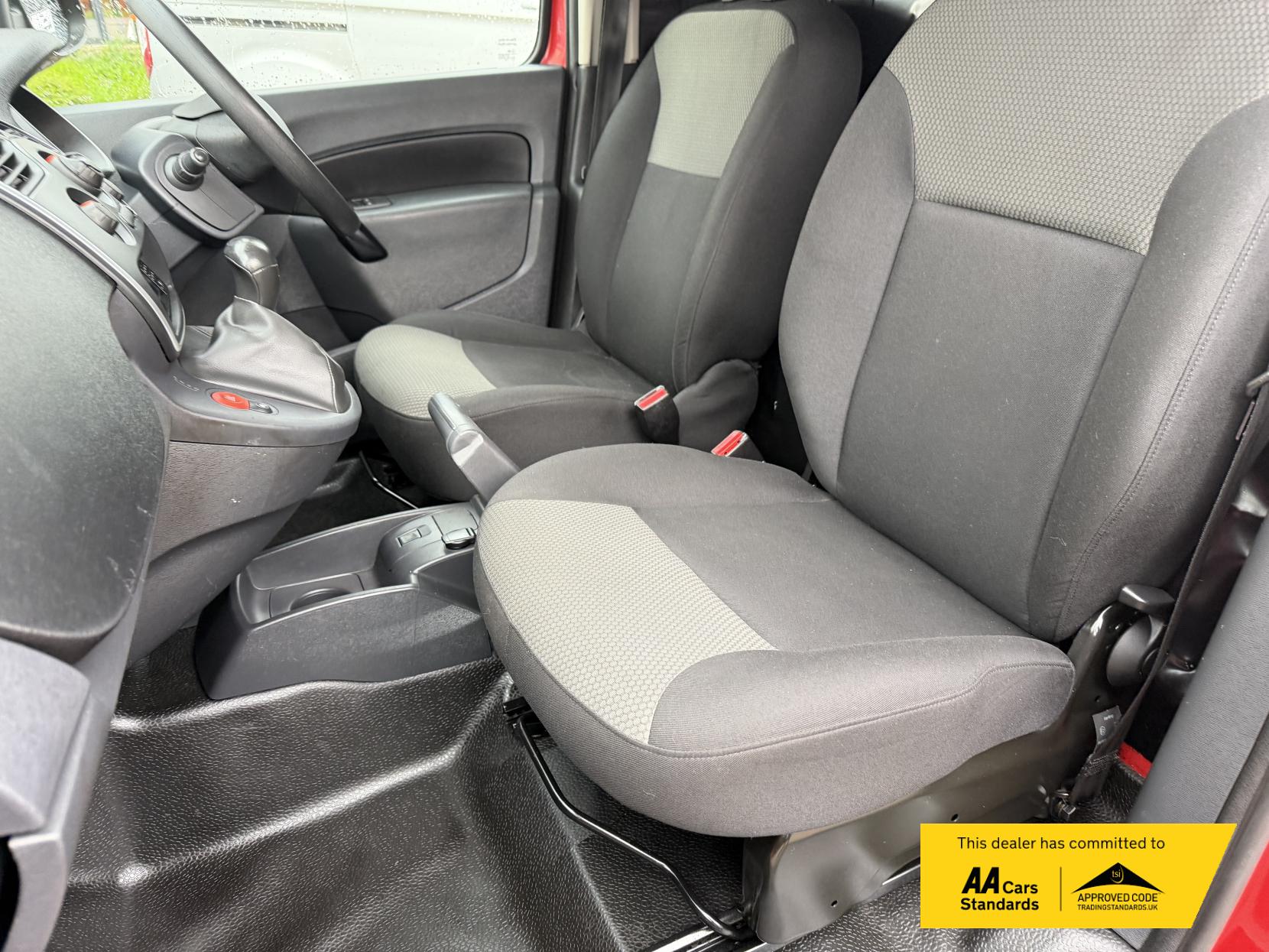 Renault Kangoo Maxi ZE 33kWh Business Panel Van 6dr Electric Auto L3 H1 (60 ps)