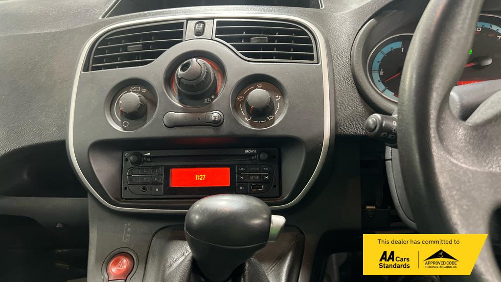 Renault Kangoo Maxi ZE LL21 33kWh Business Crew Van 4dr Electric Auto L3 H1 (i) (60 ps)