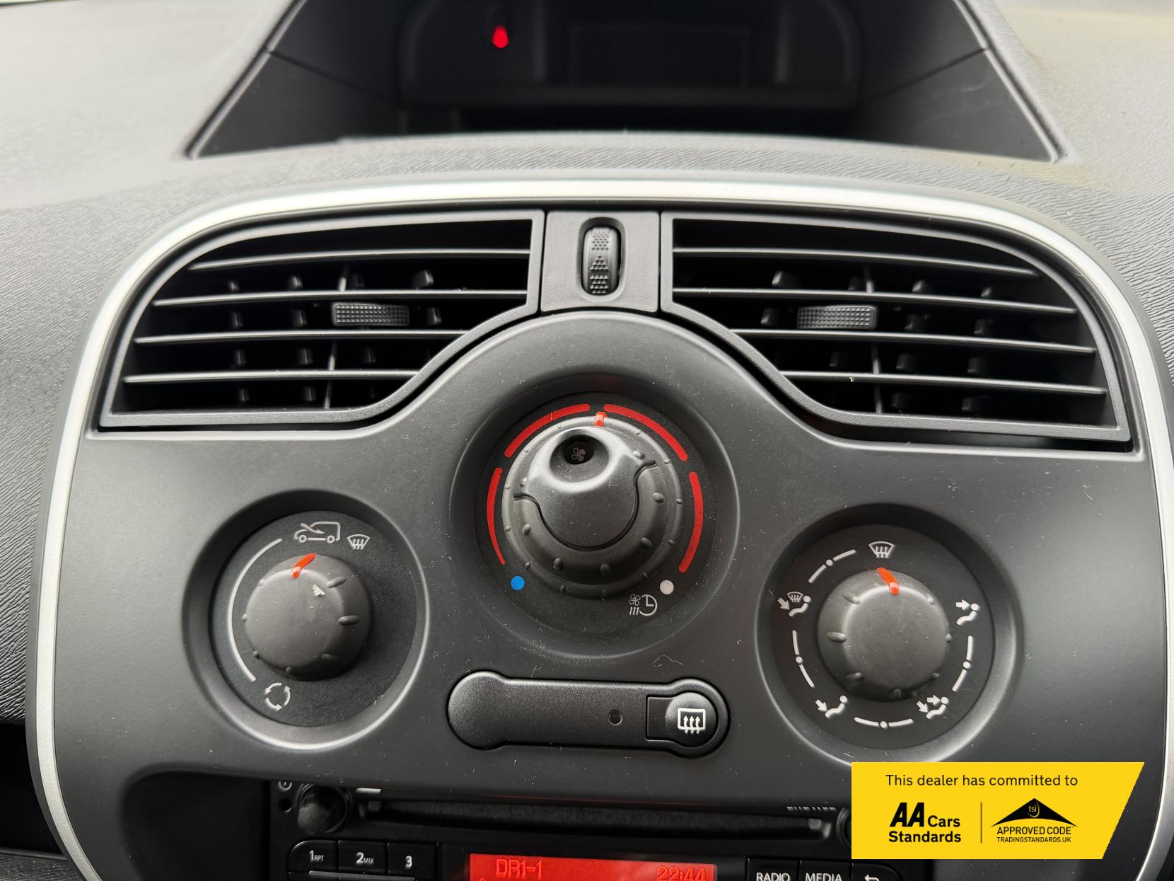 Renault Kangoo Maxi ZE 33kWh Business Panel Van 6dr Electric Auto L3 H1 (60 ps)