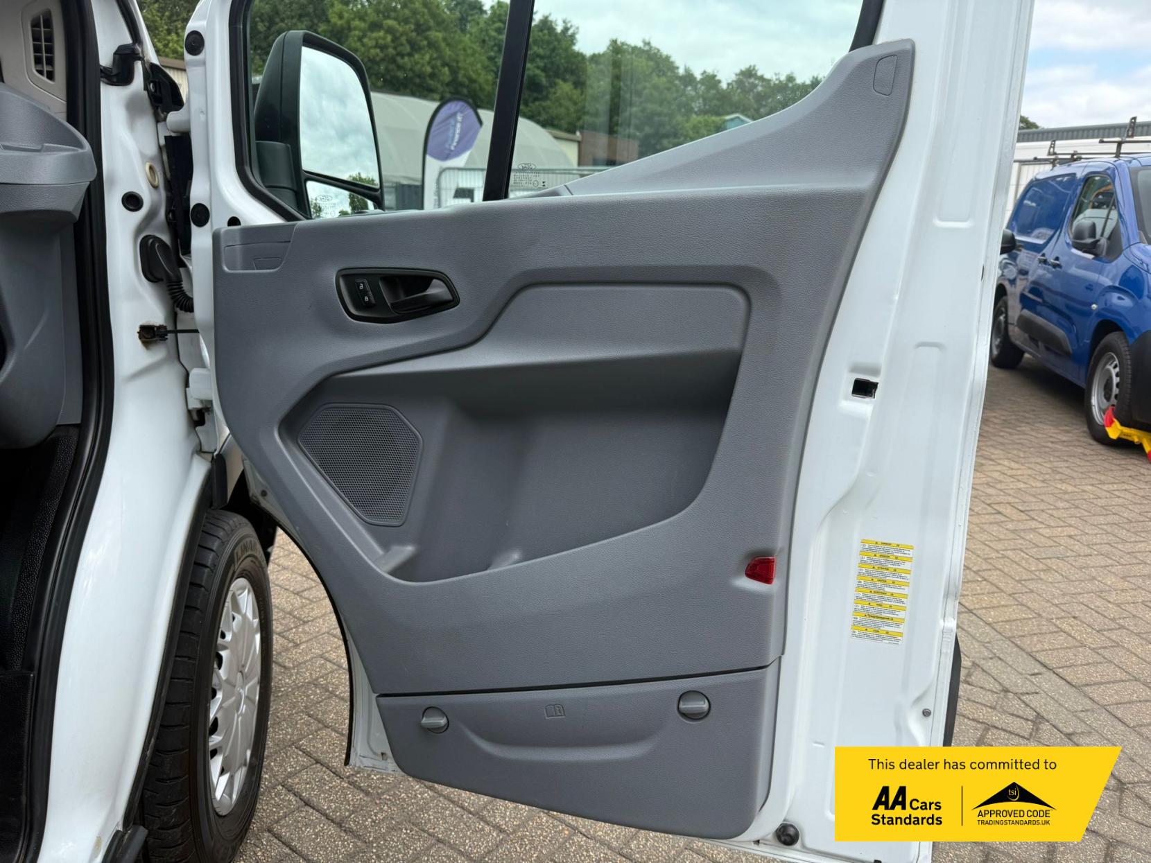 Ford Transit 2.2 TDCi 350 Trend Panel Van 5dr Diesel Manual RWD L3 H2 Euro 5 (125 ps)