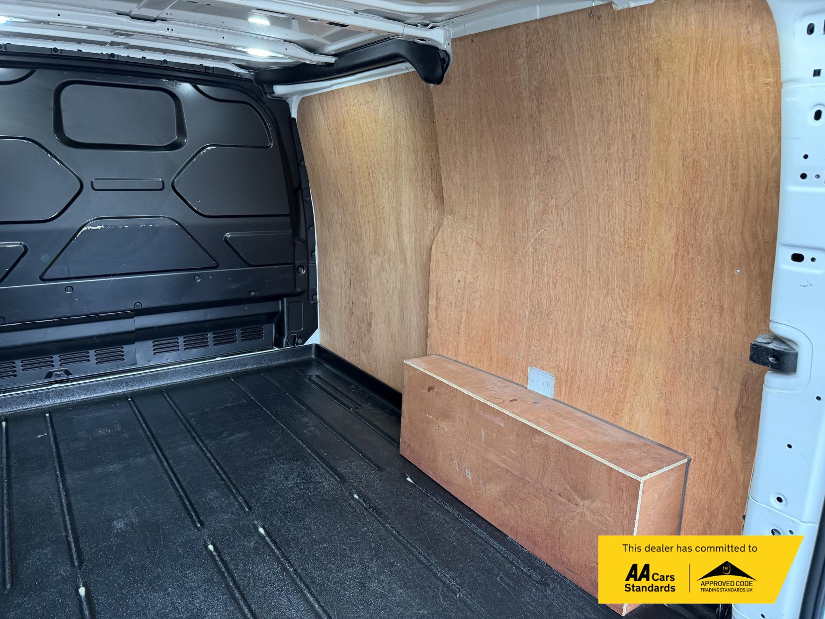 Ford Transit Custom 2.0 300 EcoBlue Limited Panel Van 5dr Diesel Auto L1 H1 Euro 6 (s/s) (130 ps)