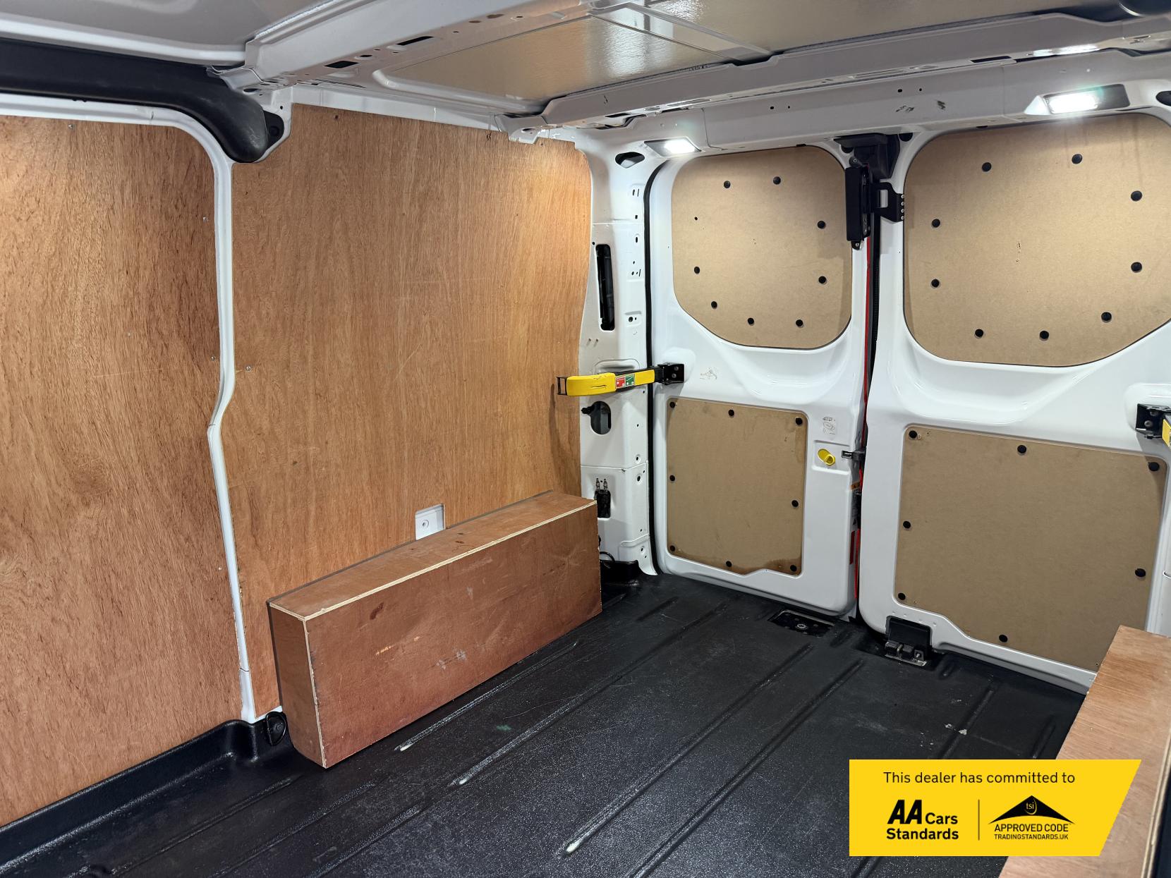 Ford Transit Custom 2.0 300 EcoBlue Limited Panel Van 5dr Diesel Auto L1 H1 Euro 6 (s/s) (130 ps)