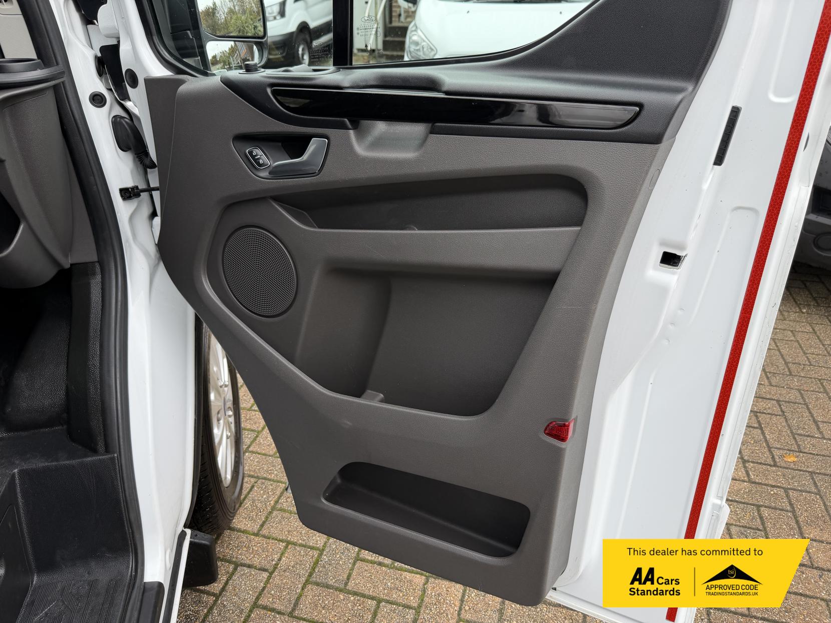 Ford Transit Custom 2.0 300 EcoBlue Limited Panel Van 5dr Diesel Auto L1 H1 Euro 6 (s/s) (130 ps)