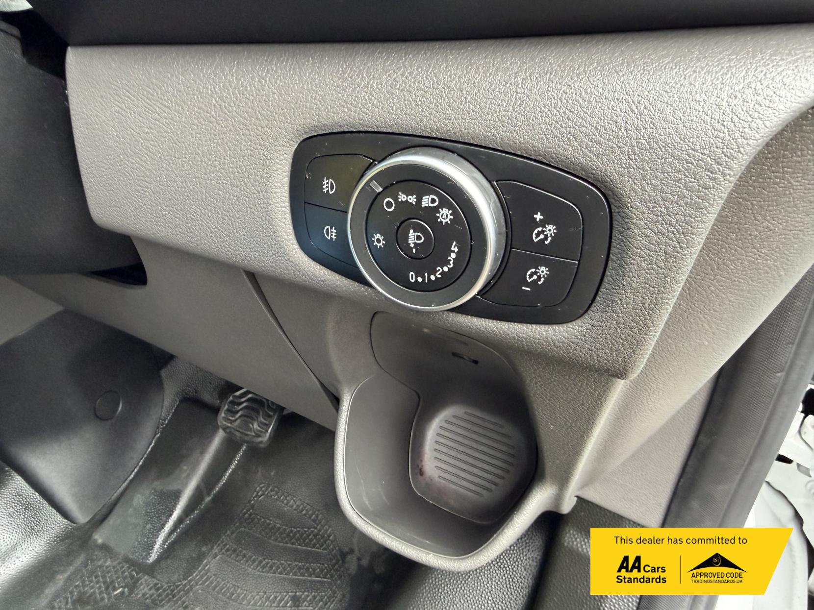 Ford Transit Custom 2.0 300 EcoBlue Limited Panel Van 5dr Diesel Auto L1 H1 Euro 6 (s/s) (130 ps)