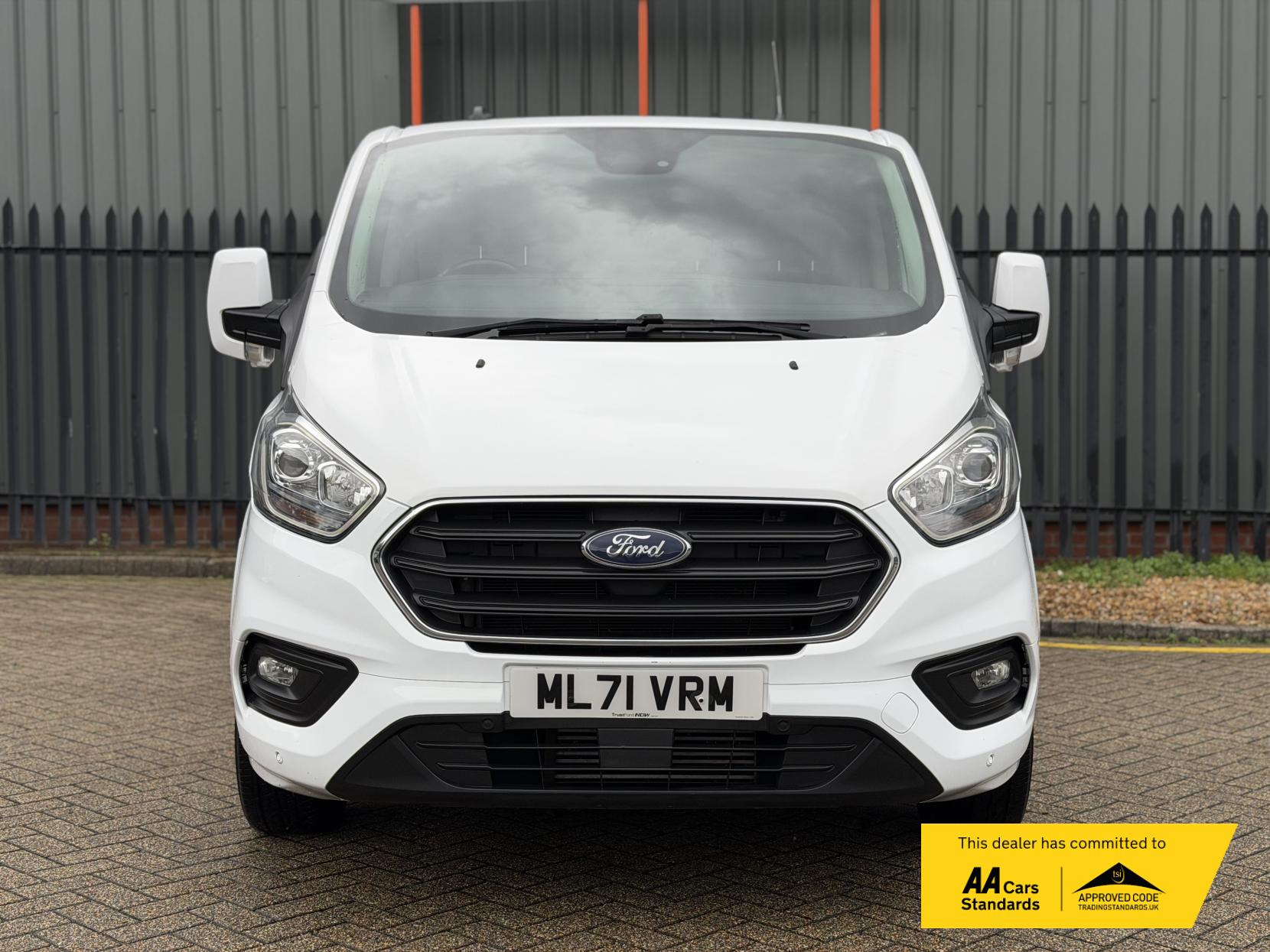 Ford Transit Custom 2.0 300 EcoBlue Limited Panel Van 5dr Diesel Auto L1 H1 Euro 6 (s/s) (130 ps)