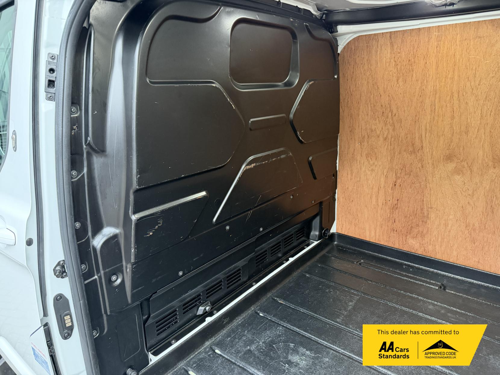 Ford Transit Custom 2.0 300 EcoBlue Limited Panel Van 5dr Diesel Auto L1 H1 Euro 6 (s/s) (130 ps)