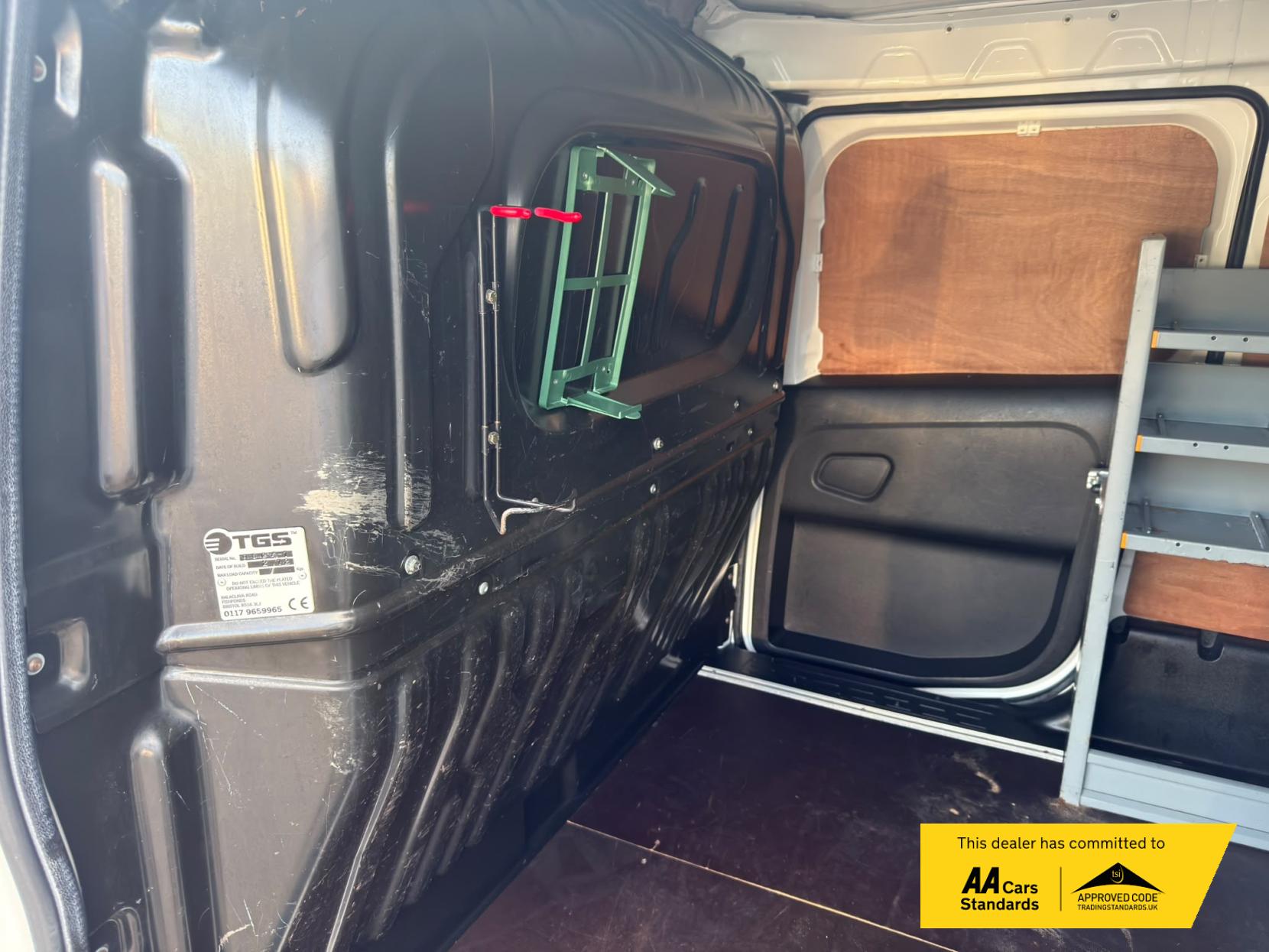 2013 Fiat Doblo 1.3 JTD MultiJetII 16v Panel Van 4dr Diesel Manual L1 H1 (133 g/km, 90 bhp) - Thumbnail 21